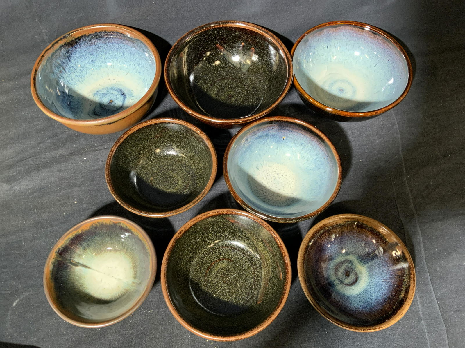 Lot 8 Ceramic Varying Size Bowls (1 of 5)
