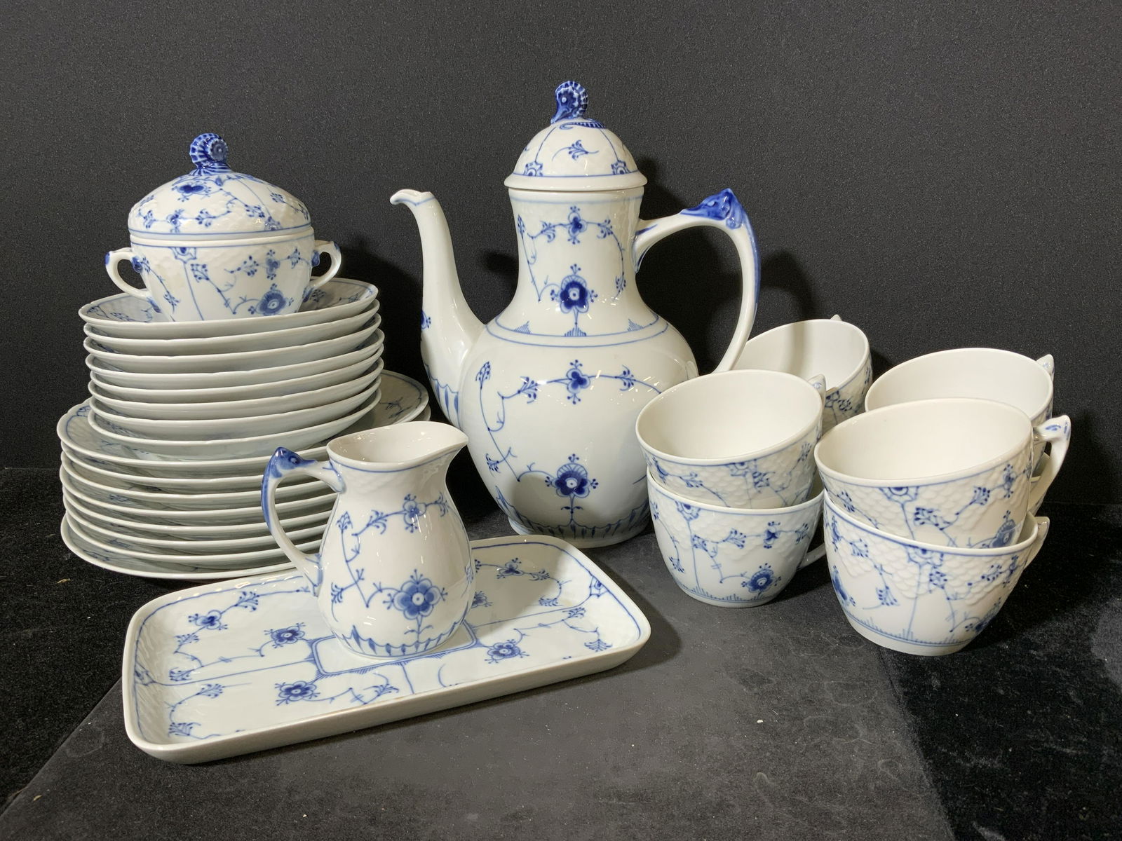 Set 30 B&G Porcelain Serving Set, Denmark (1 of 10)