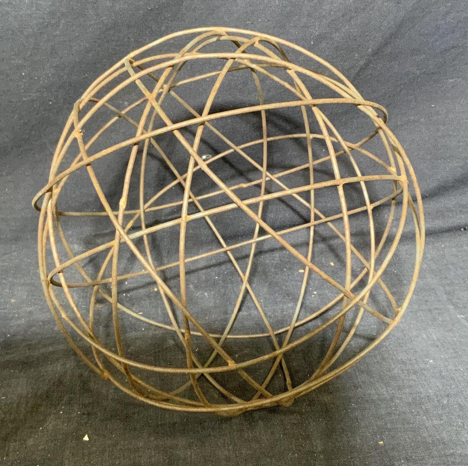 Vintage Metal Decroative Sculpture: Vintage Metal Tumbleweed Style Decroative Scultpure, measures 7 3/8 inches in diameter, wear consistent with age and use. Decor, vintage metal work, vintage metal sculpture, metal sculpture, tumblewee