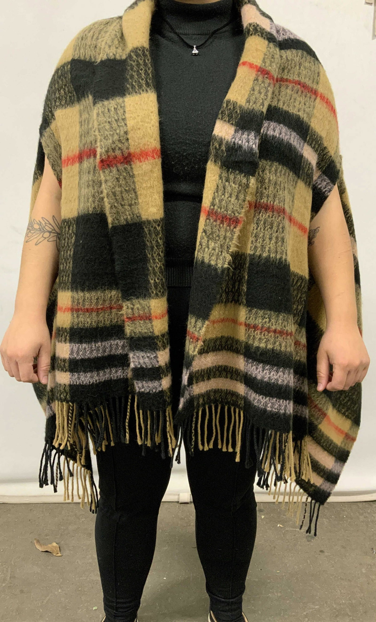 ZIGHILLI Plaid Patterned Serape, Italy (1 of 5)