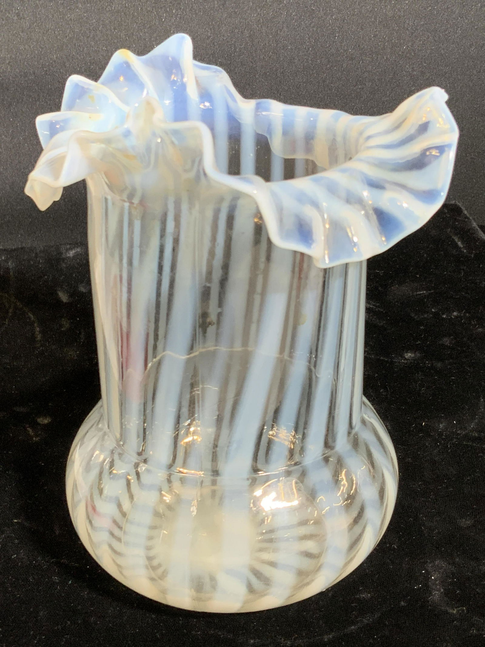 Vintage Art Glass Ruffle Rim Vase (1 of 8)