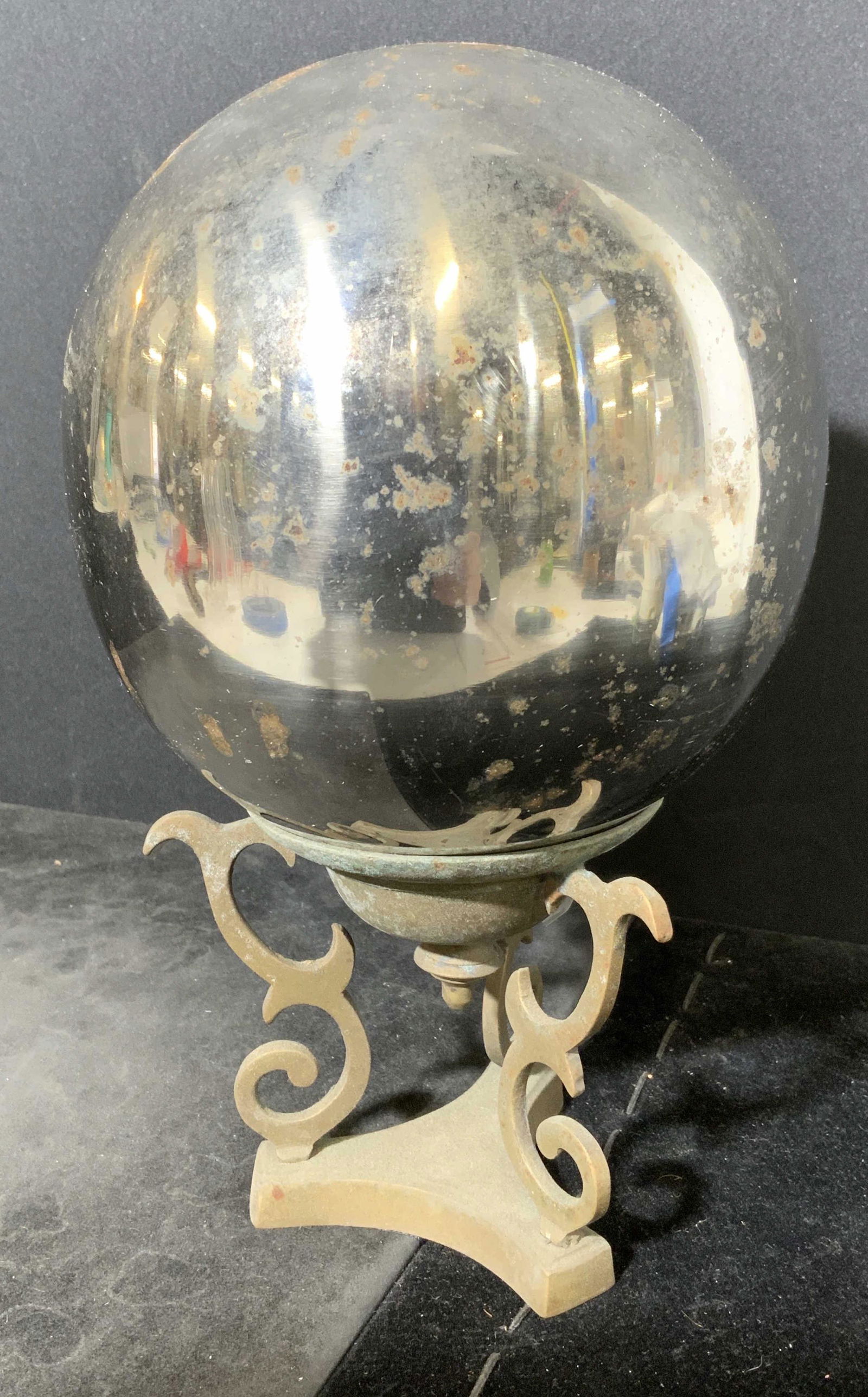 Decorative Metal Tabletop Decor (1 of 6)