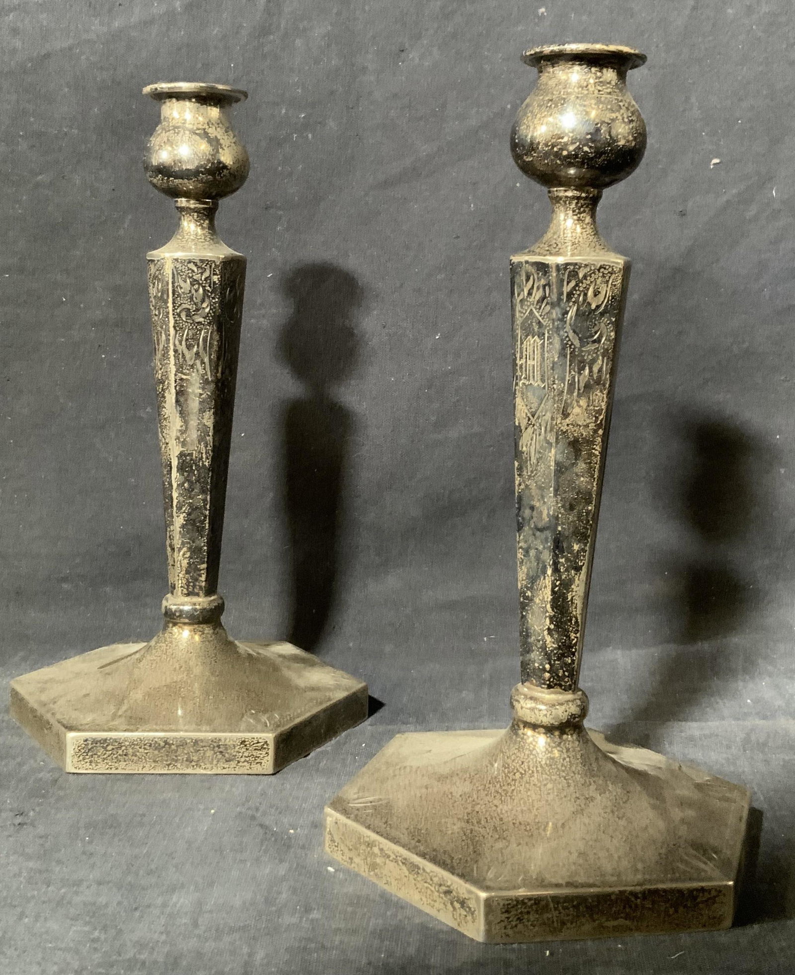 Silver Plated Pair of Tabletop Candlestick Holder (1 of 9)