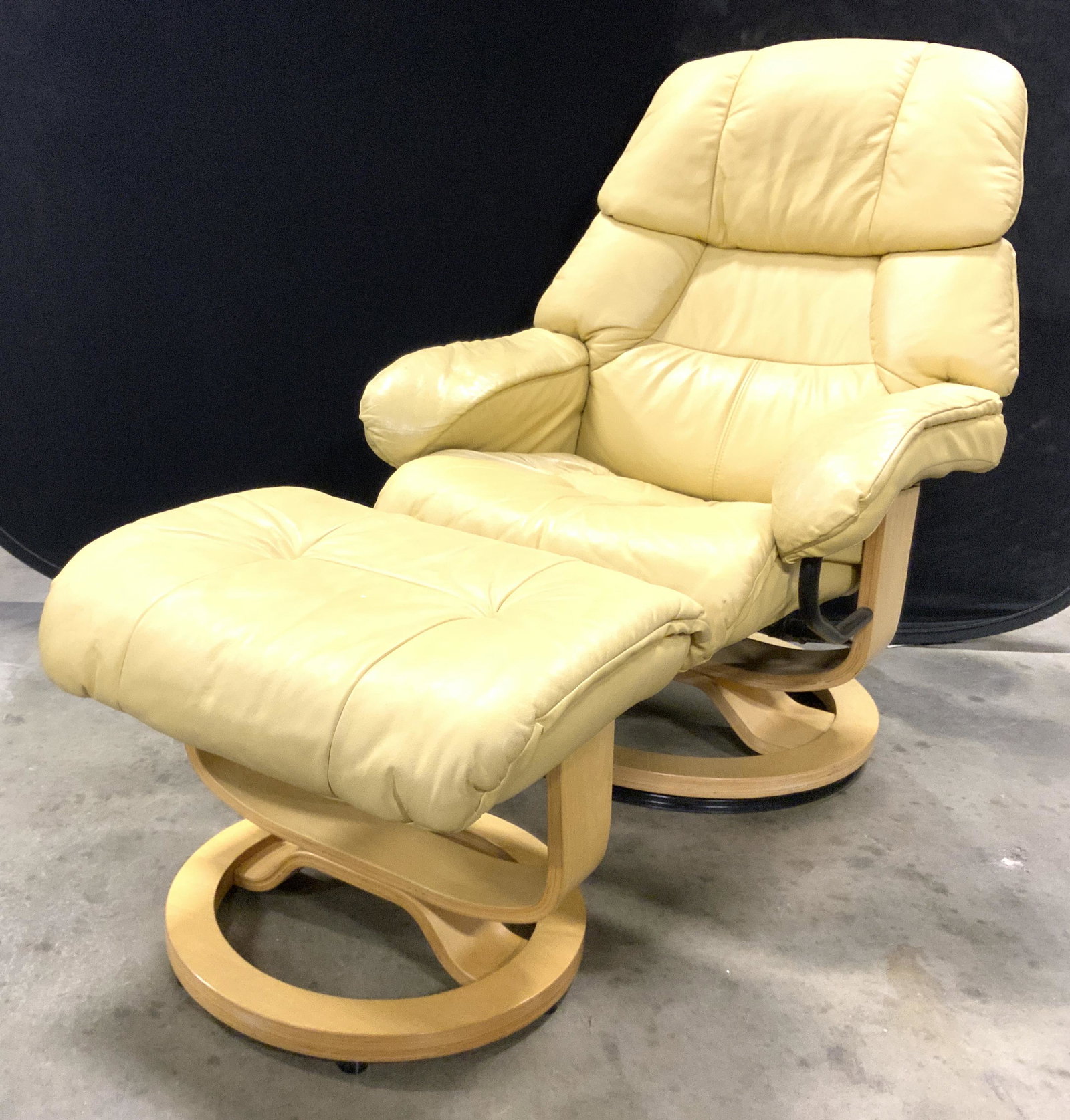 Set MCM BarcaLounger Style Chair & Ottoman (1 of 12)