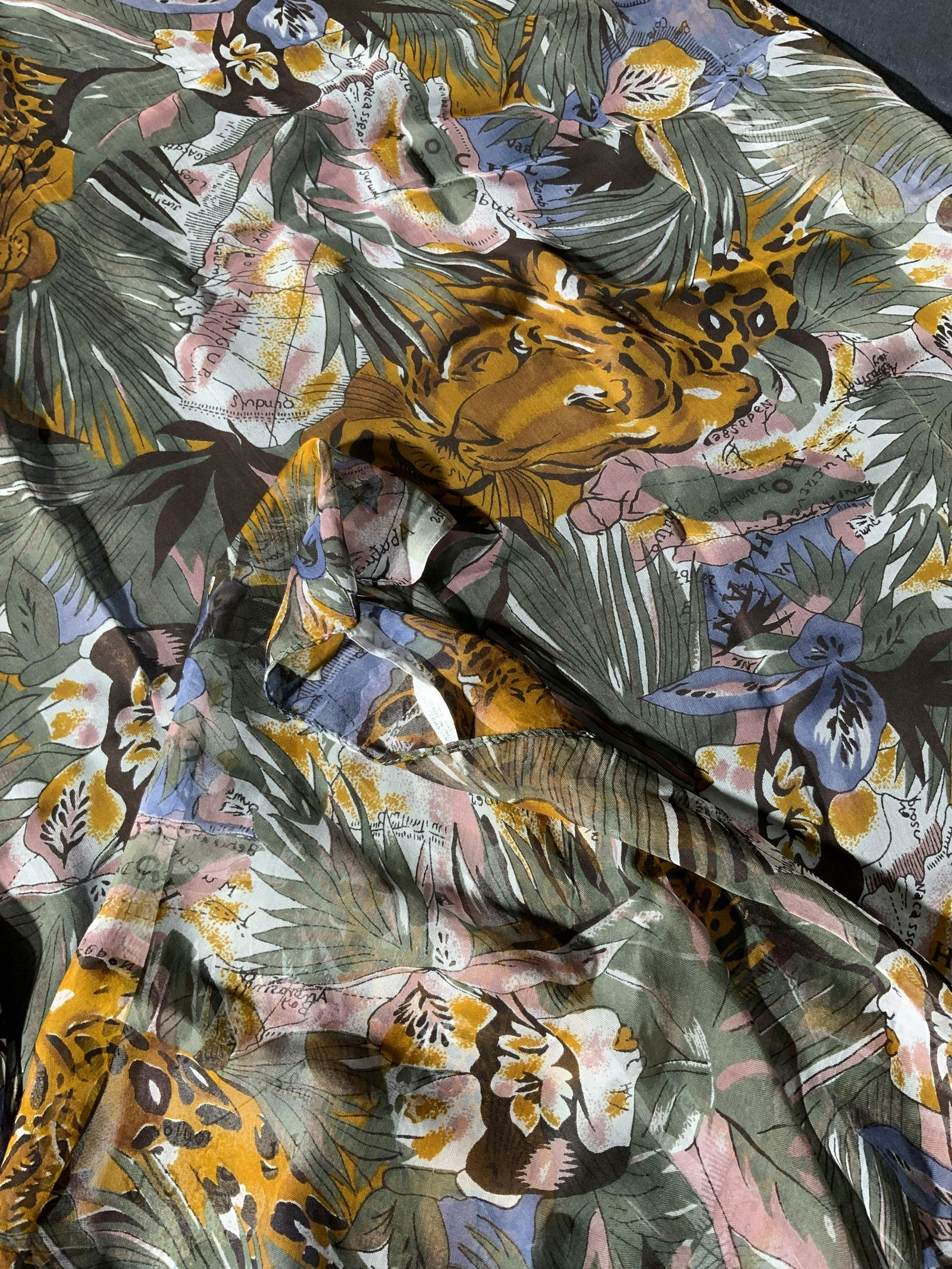 ZAZOU Hand Rolled Rayon Shall w African Motif (1 of 8)