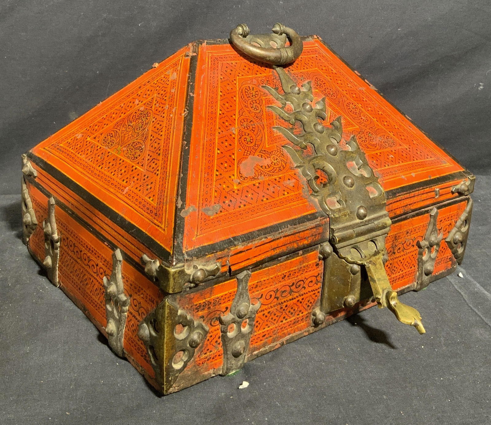 Vintage Asian VANITY Box (1 of 11)