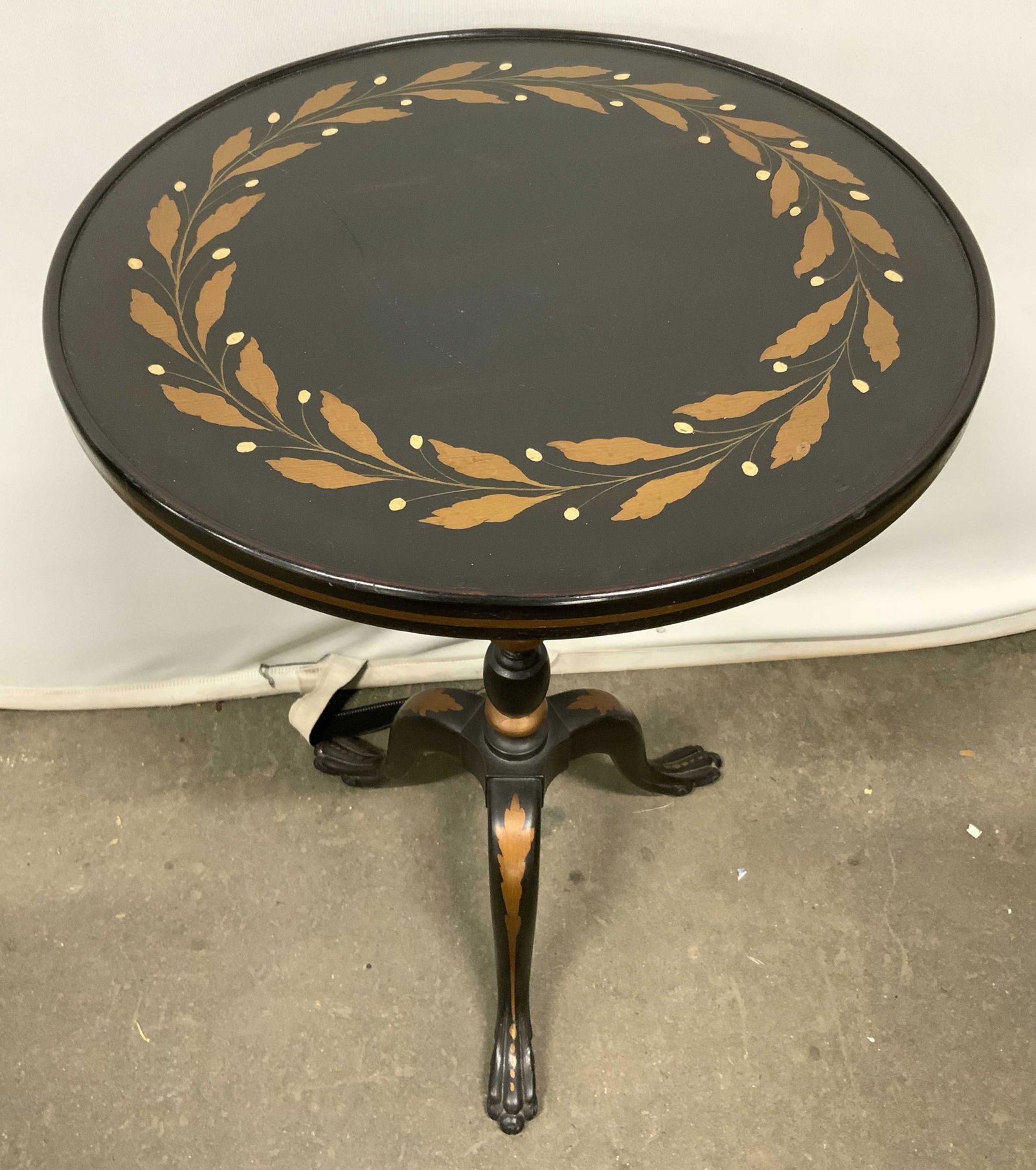 Vntg Wooden Pedestaled Side Table W Round Top (1 of 10)