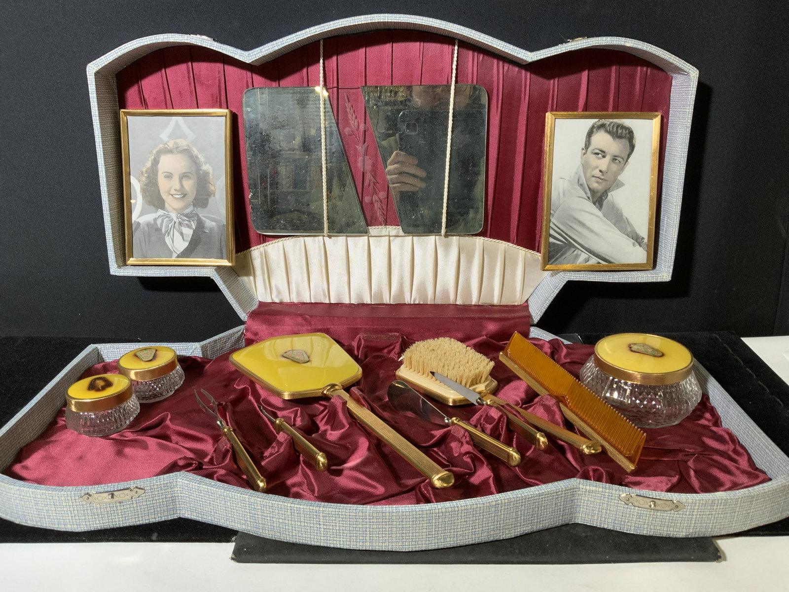 Antique Vanity Set Case w Fitted Compartments (1 of 12)