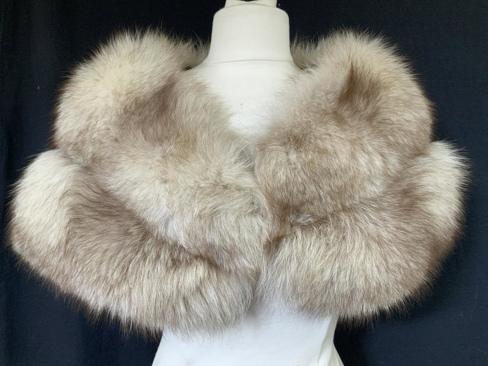 Ladies Bespoke Fox Fur Cape/ Stole (1 of 9)