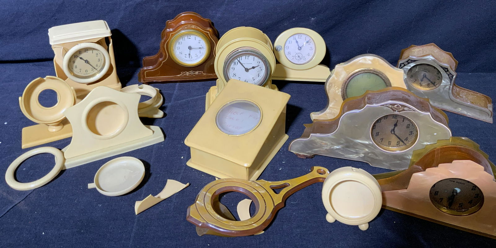 Group Lot Damaged Bakelite Clocks (1 of 6)