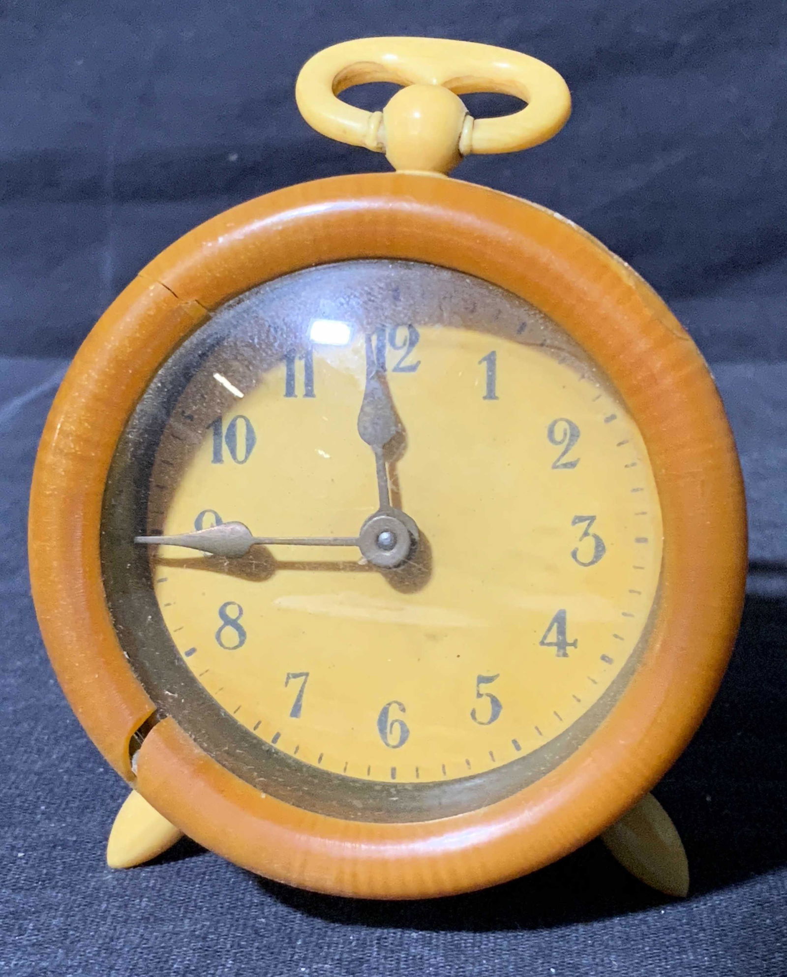Bakelite Handled and Legged Miniature Clock (1 of 7)
