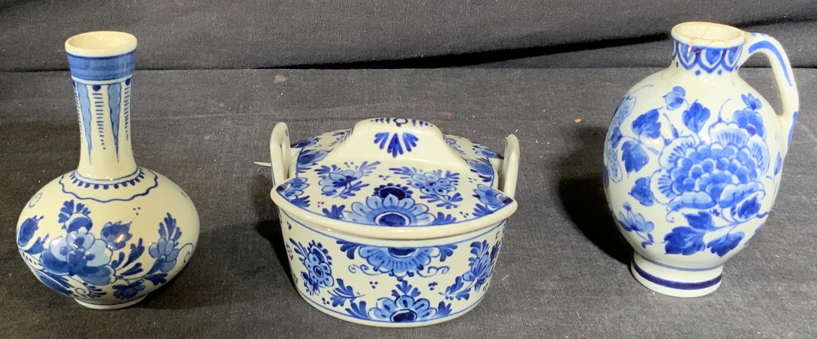 Lot 3 Miniature Delft Ceramic vessels (1 of 4)