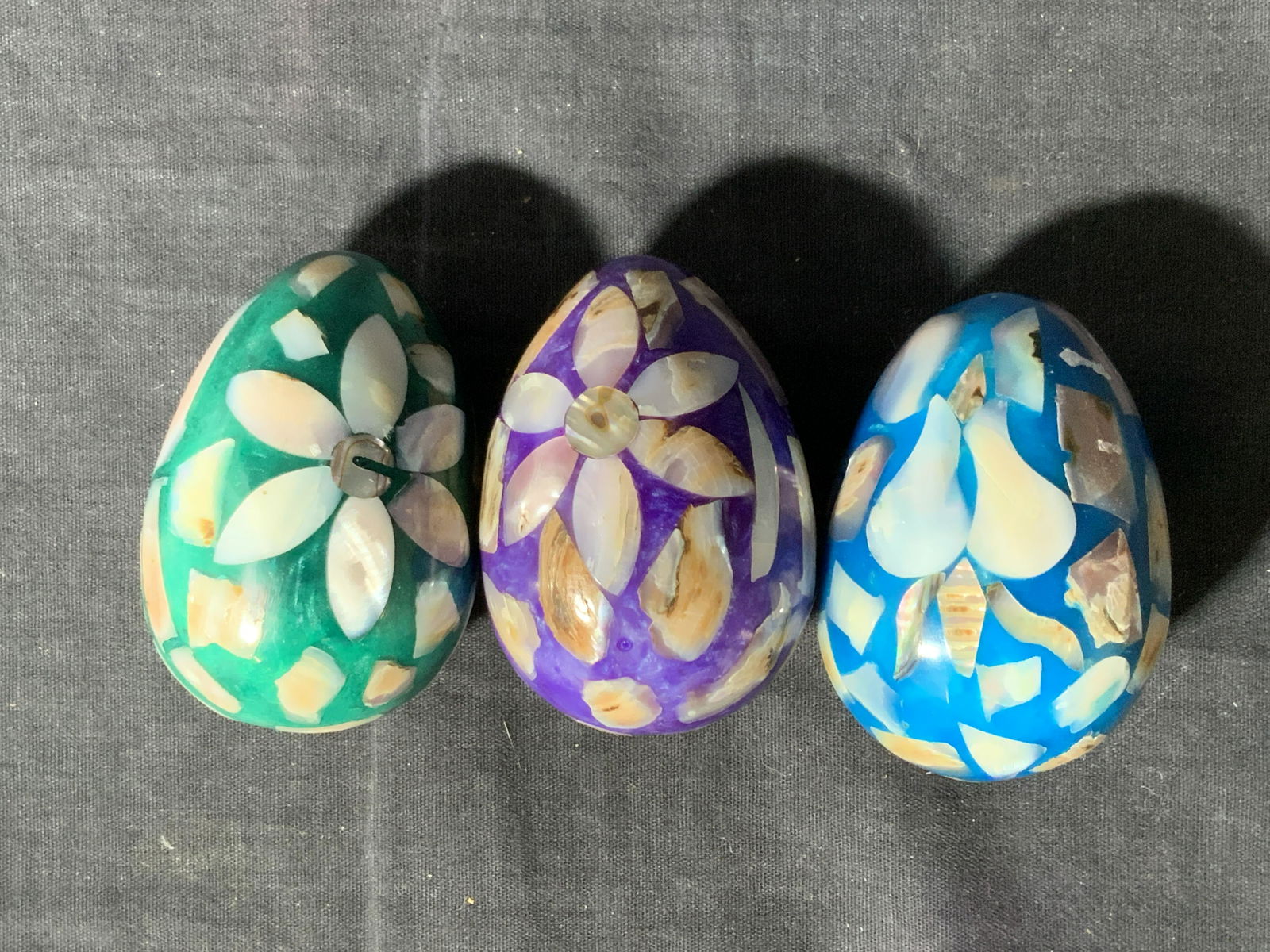 Group Lot 3 Vintage Decorative Eggs (1 of 4)