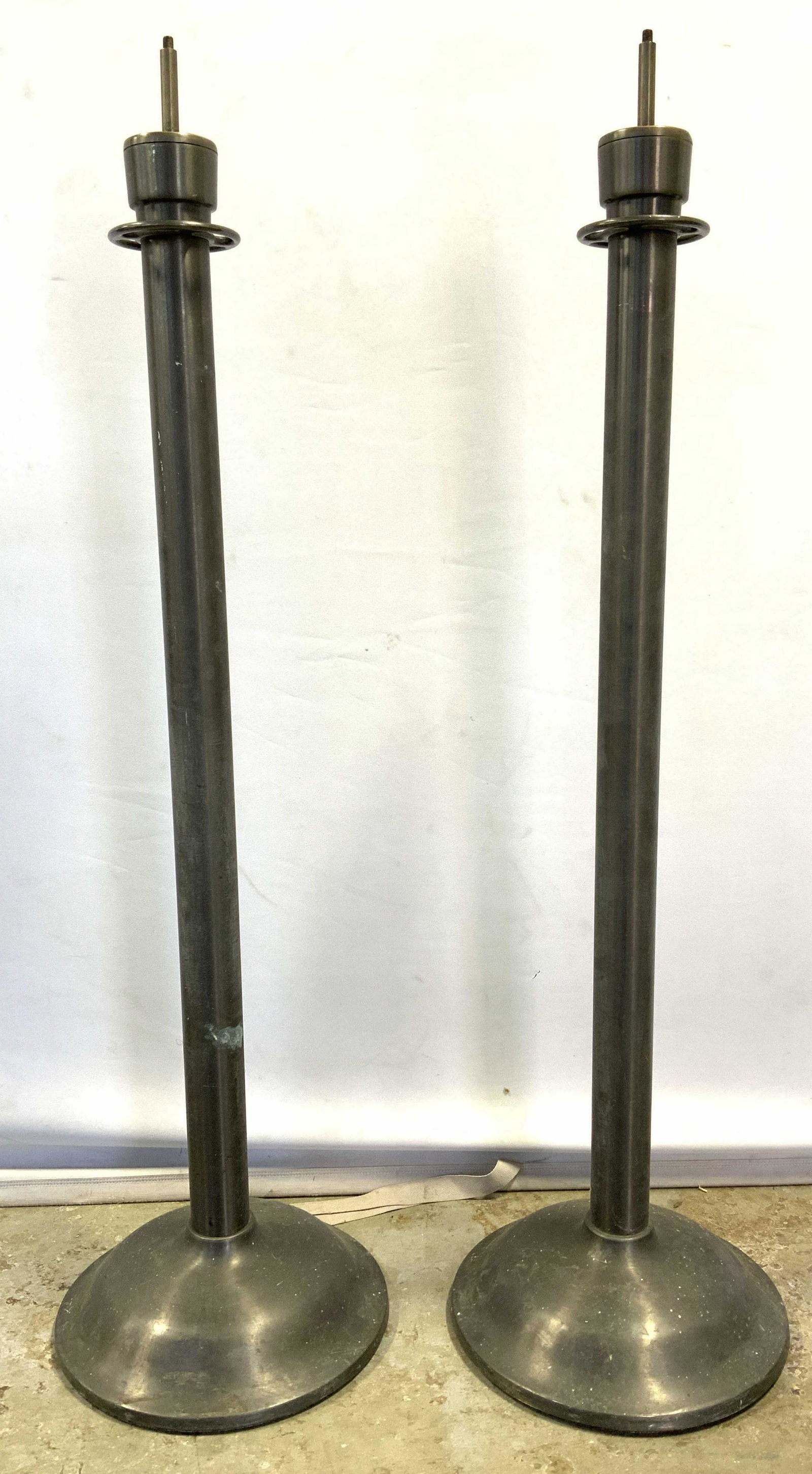 Pair LAWRENCE Metal Outdoor Stanchions (1 of 8)