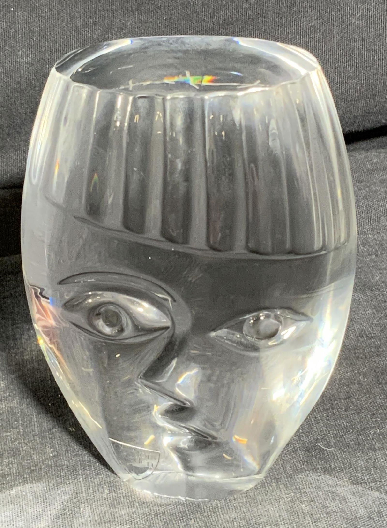 ORREFORS Sweden Abstract Face Artwork: ORREFORS Sweden Abstract Face Artwork, hallmark reads ‘Orrefors Sweden’, measures 3 w x 4 1/8 h inches, wear consistent with age and use. Crystal, crystal sculpture, rare, rare Crystal sculpture,