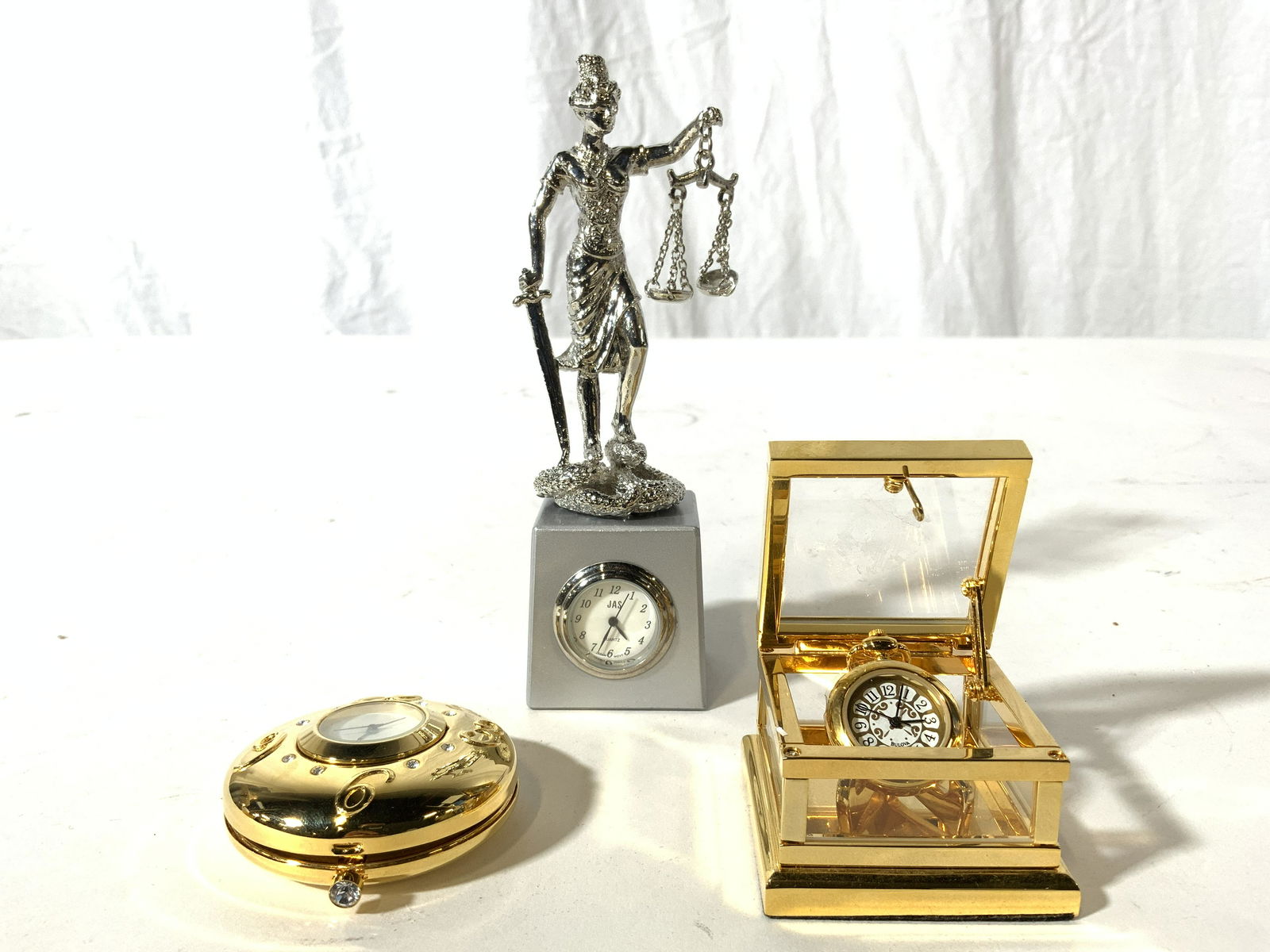 Lot 3 Assorted Clocks Clock Accessories (1 of 8)