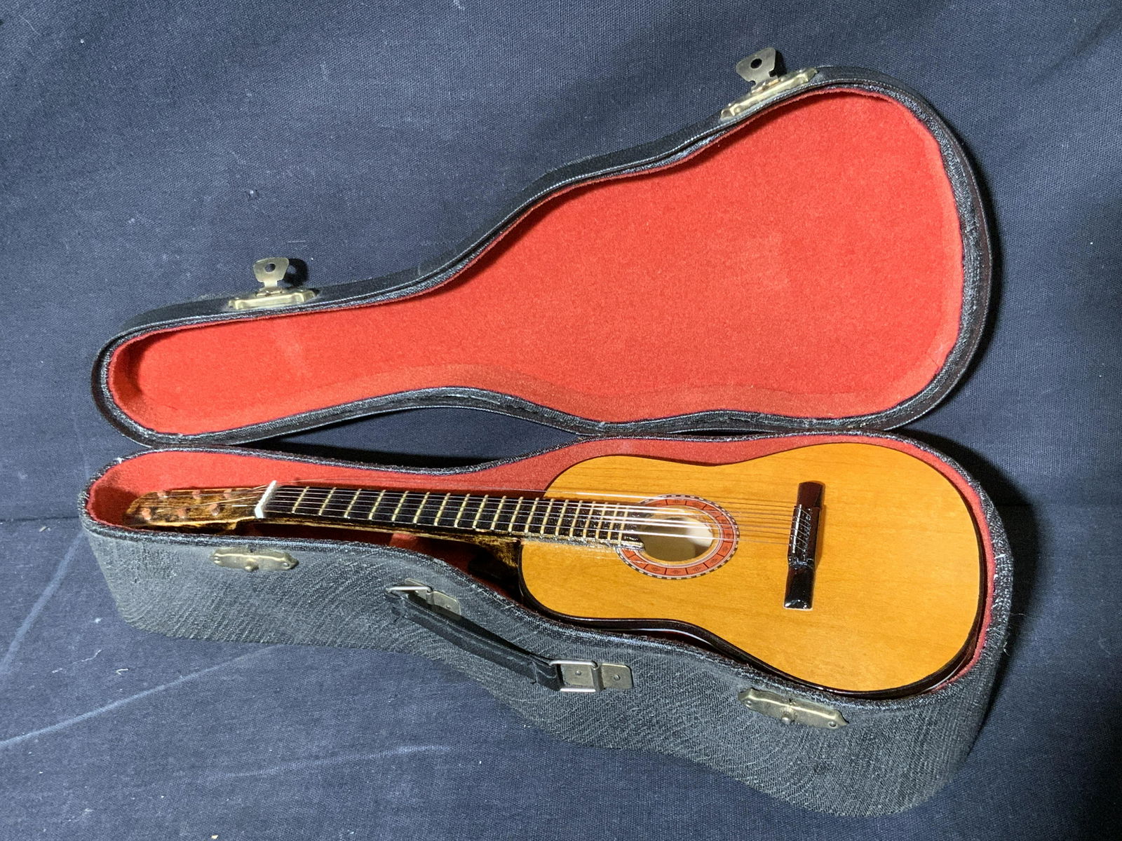 Replica Model Guitar with Case and Stand (1 of 9)