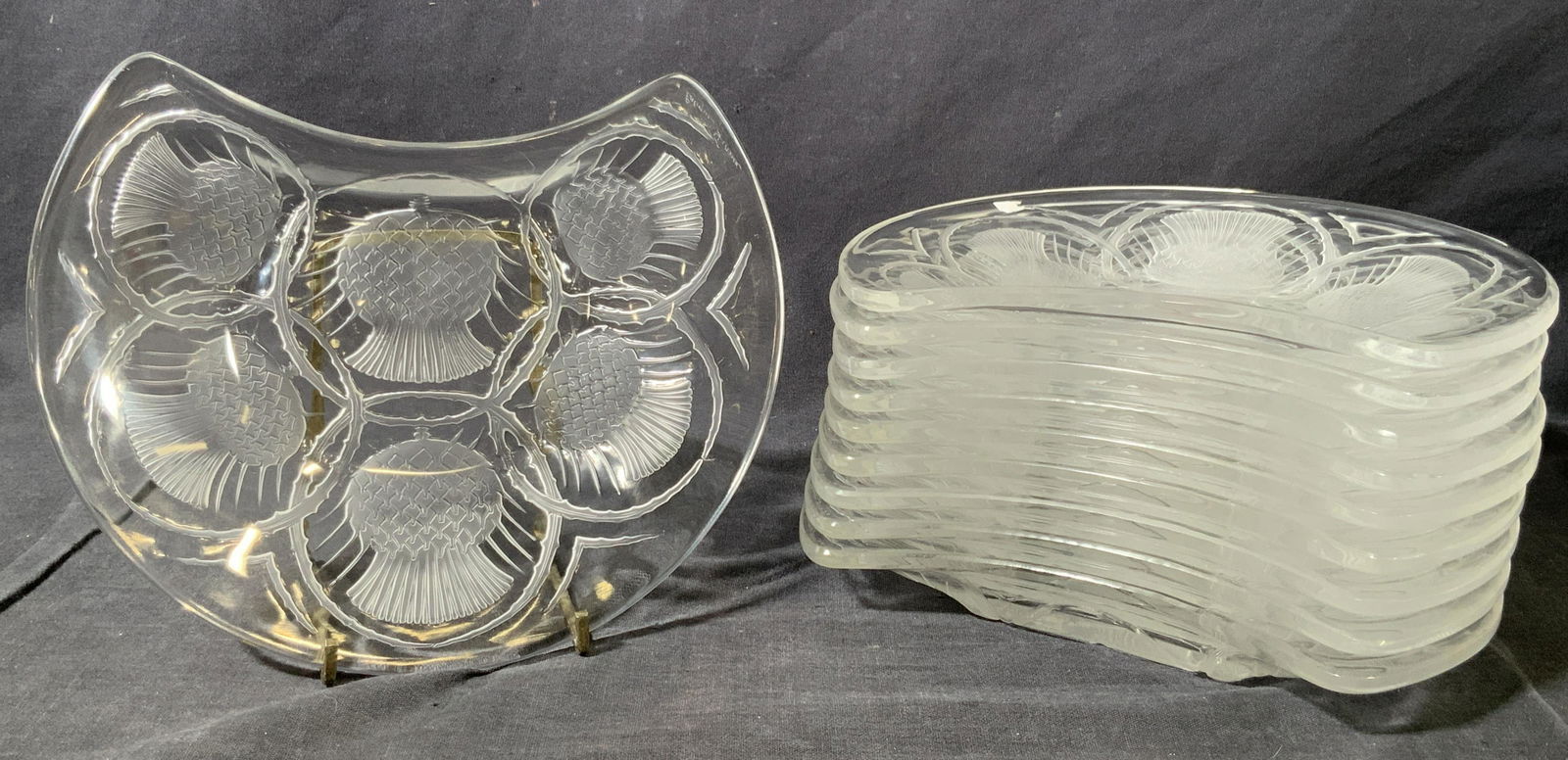 Set of 10 LALIQUE Crested Pineapple Plates (1 of 10)