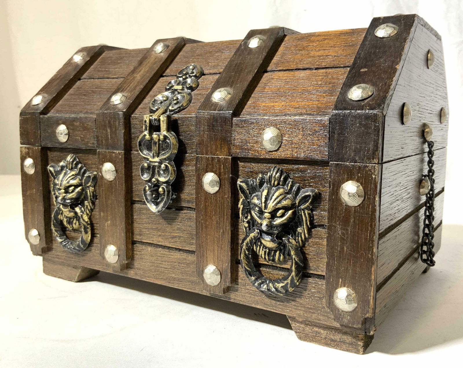 Metal Wood Treasure Chest Keep sake box (1 of 9)