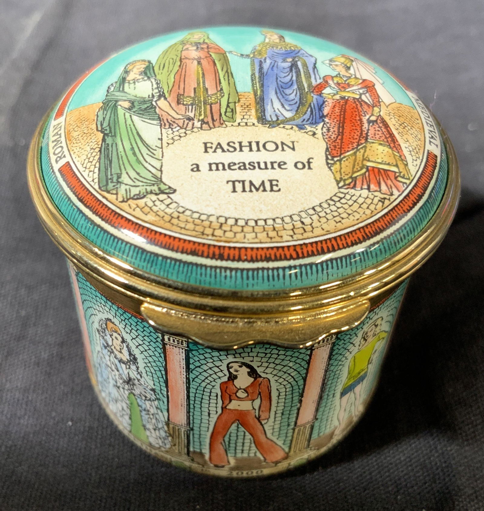 Halcyon Days Enameled Fashion Pill Box (1 of 10)