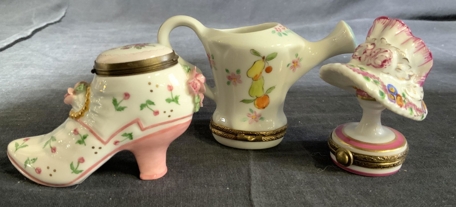 3 Limoges Porcelain Pill Boxes, France (1 of 13)