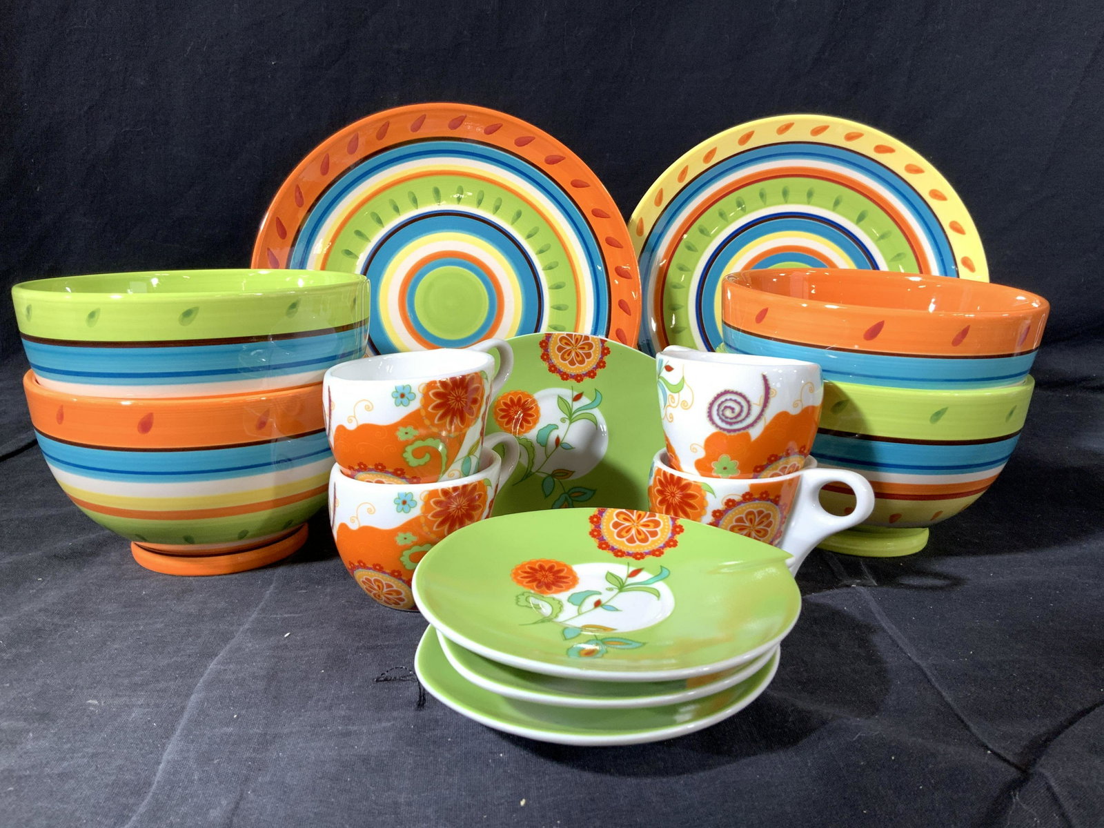 Colorful Ceramic Porcelain Partial table settings (1 of 9)