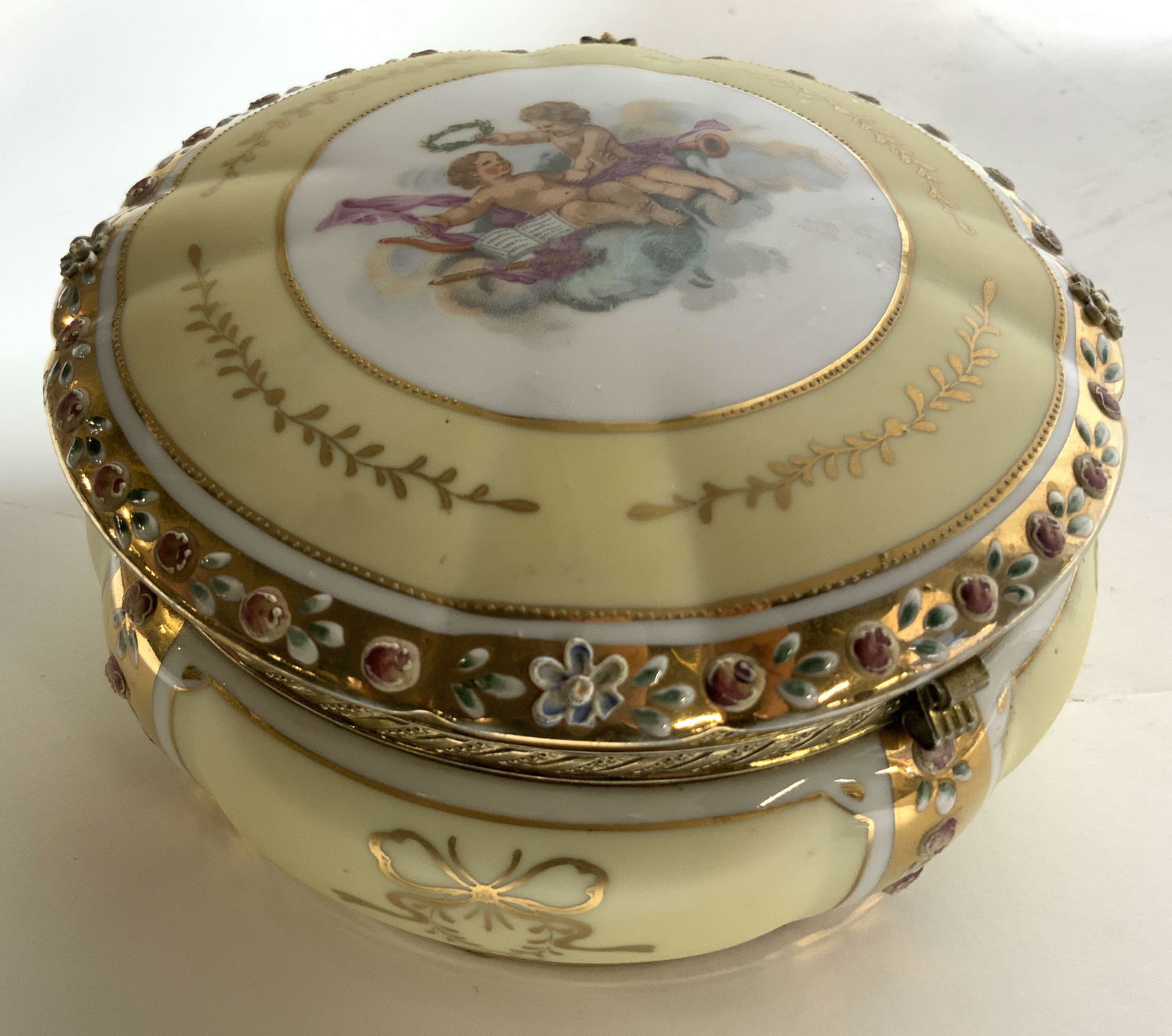 Vintage Painted Hinged Putti Porcelain Box (1 of 15)