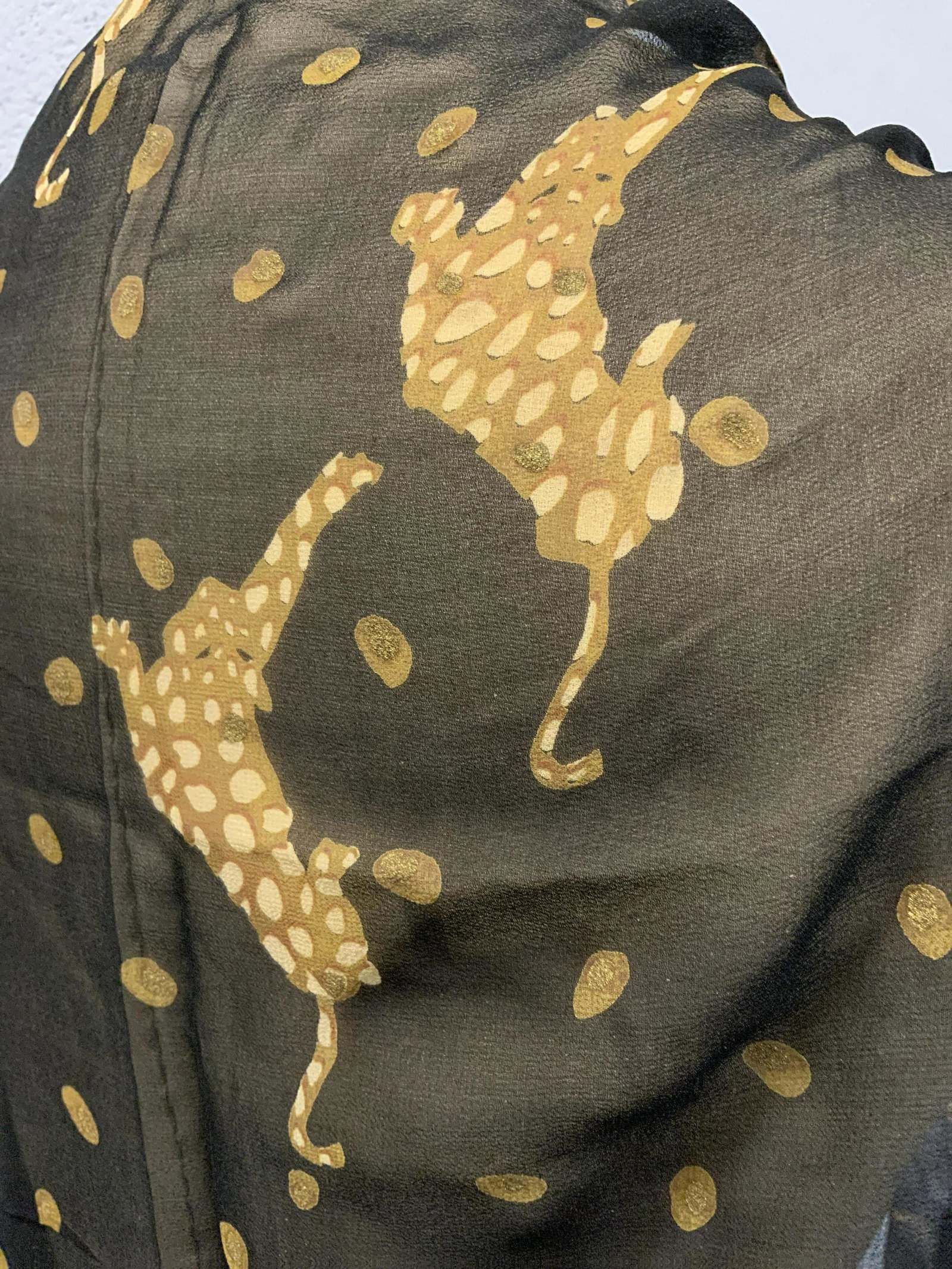 TROACHO Hand Rolled Rayon Shawl (1 of 5)