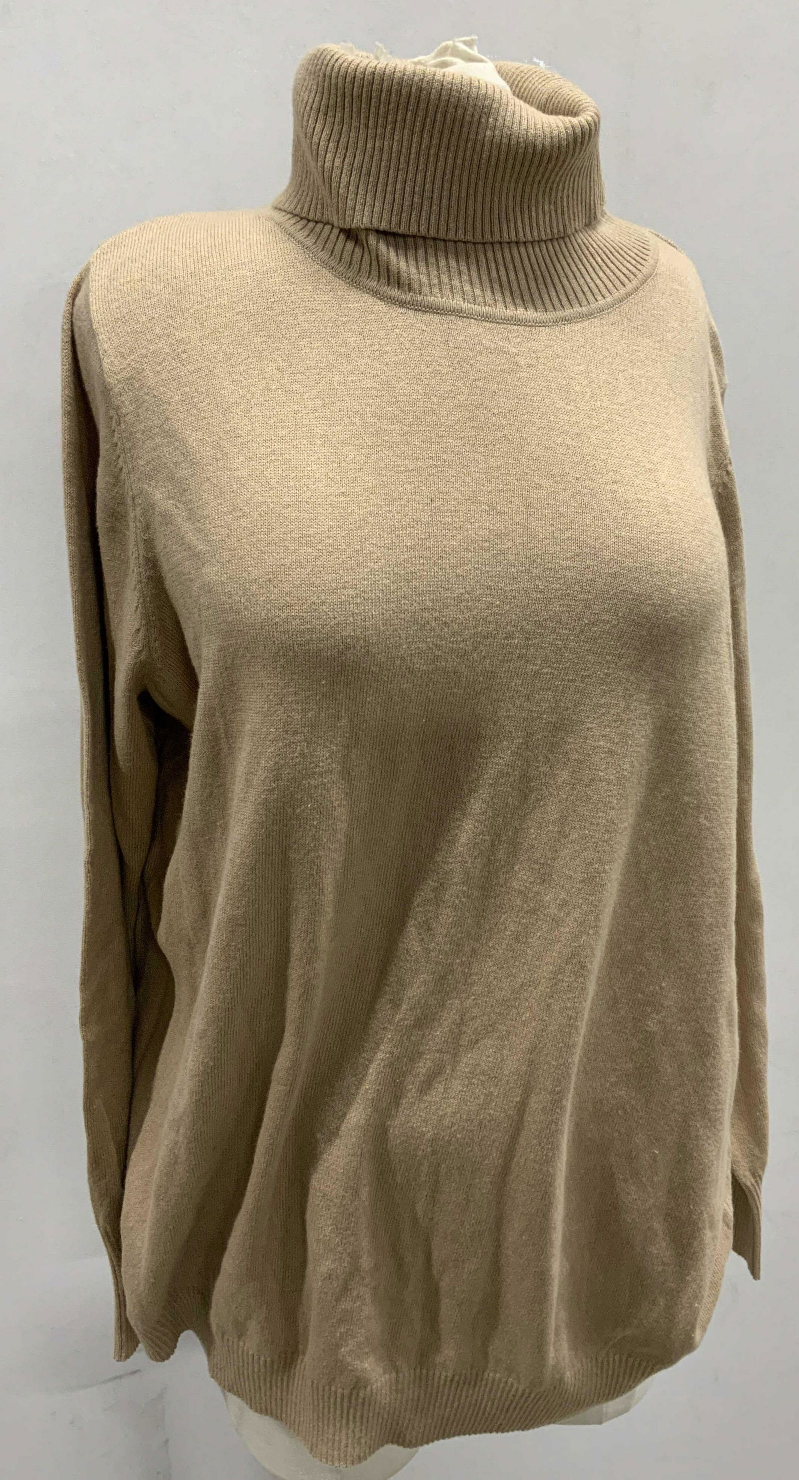 JESSICA LONDON Turtleneck Sweater: Turtle neck sweater, by JESSICA LONDON. Label reads as JESSICA LONDON, 95% COTTON, 5% CASHMERE. Wear is consistent with age and use. Measures approx 27 inches long, 21 inches w, 24 inch sleeve length.