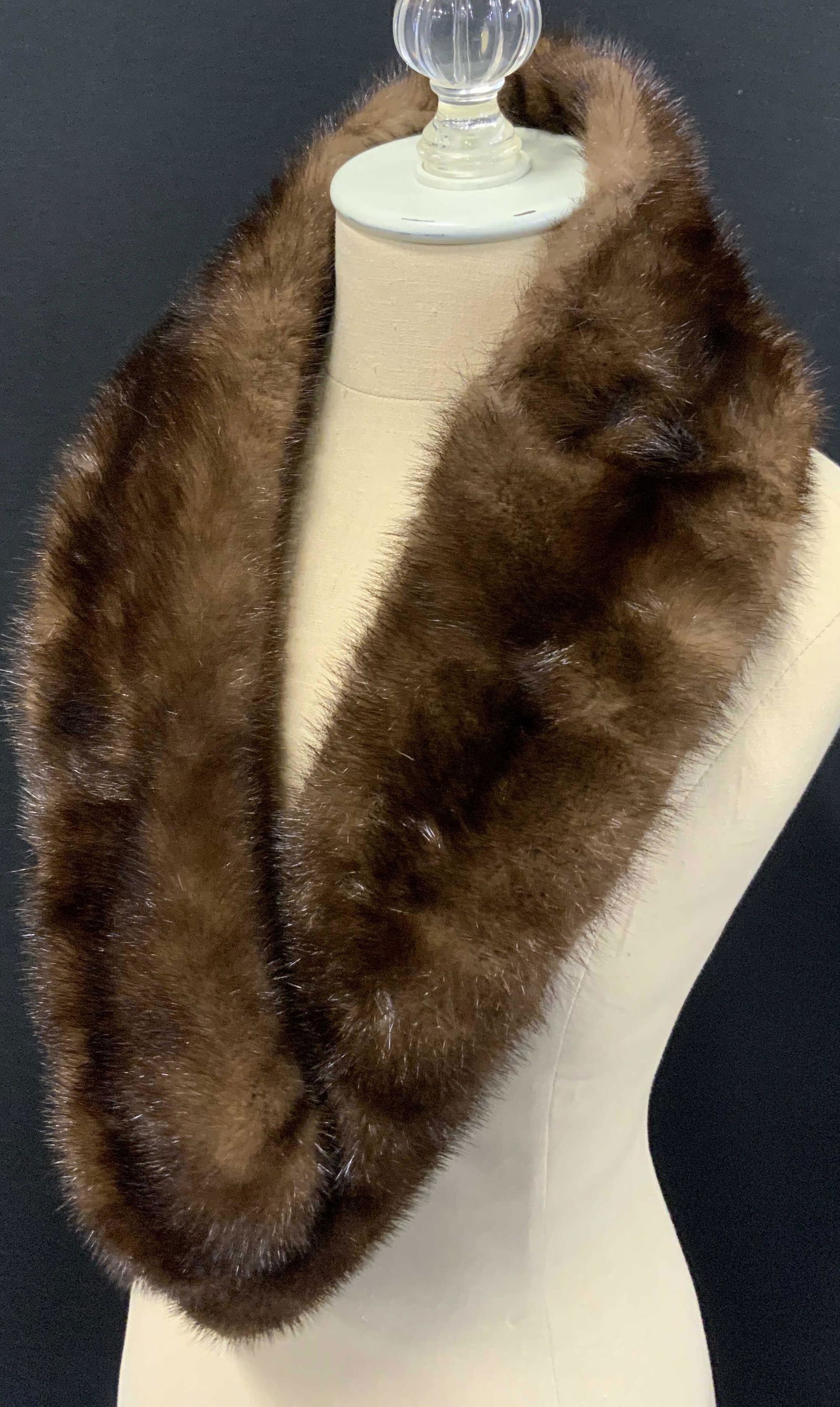 Group Lot 4 Fur Shawls & Accessories (1 of 5)