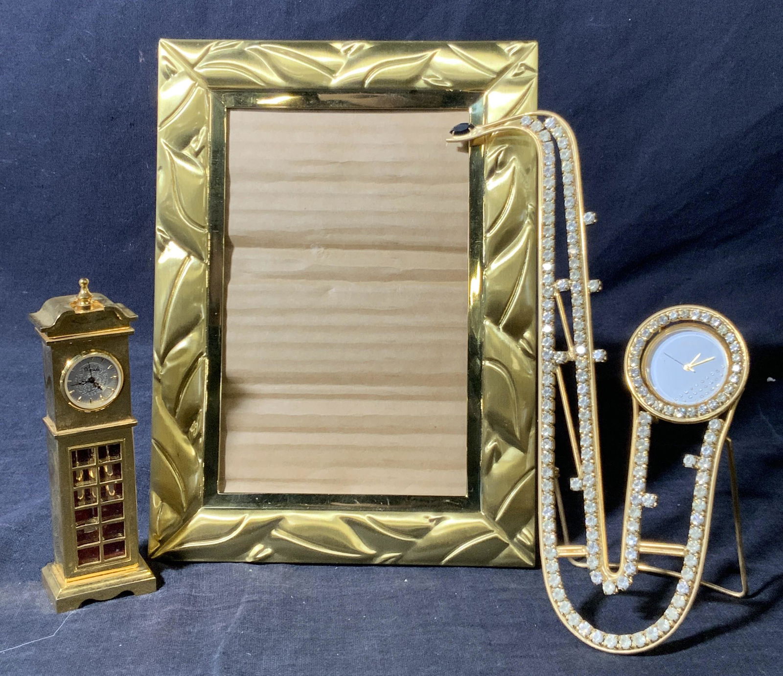 Group Lot 3 Golden Tabletop Accessories (1 of 11)