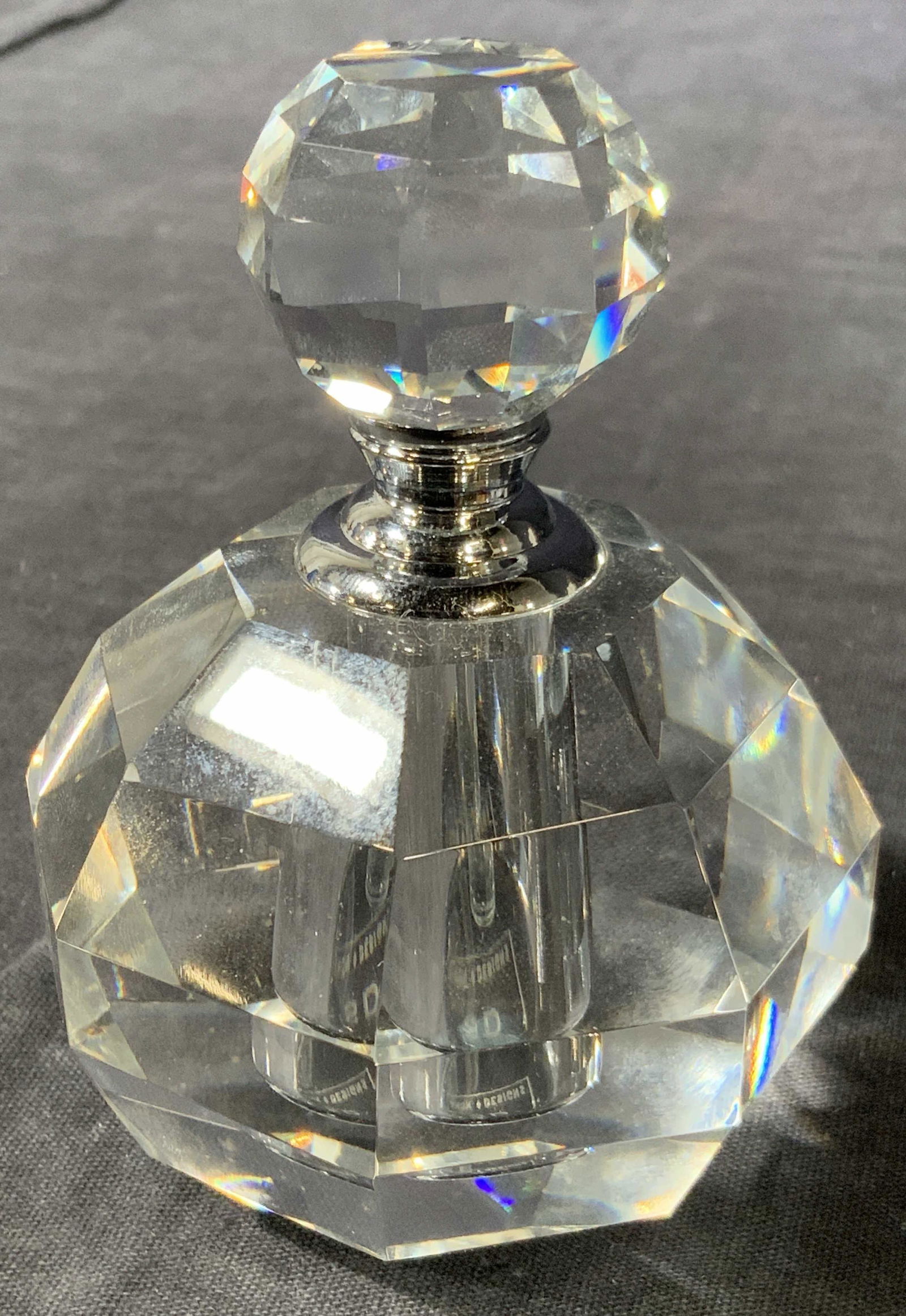 SIMON DESIGNS Cut Crystal Perfume Bottle (1 of 9)