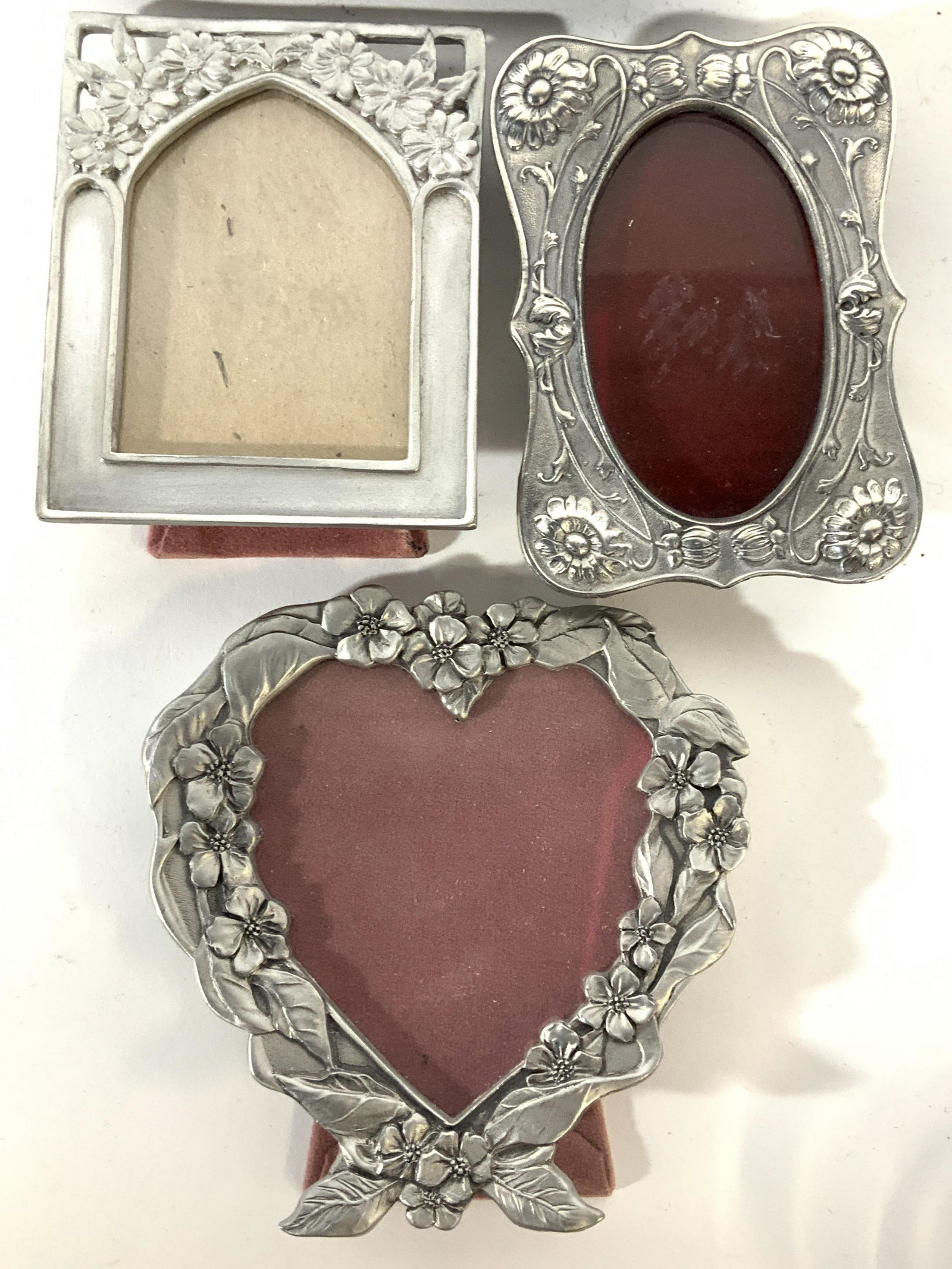 Grp 4 Victorian Pewter Picture Frames (1 of 5)