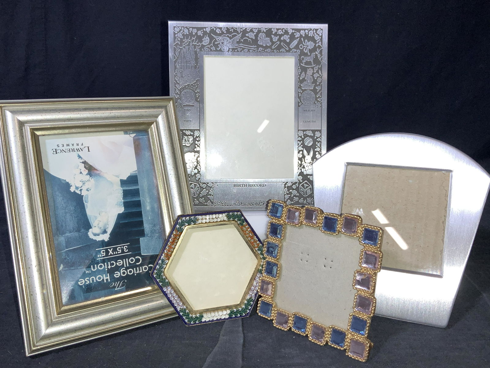 5 Collectible Picture Frames, Multiple Sizes (1 of 7)
