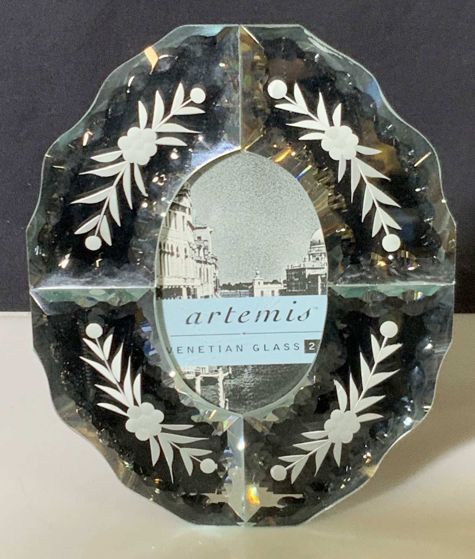 Lot 2 Glass Picture Frame & Silver Plate Box (1 of 11)