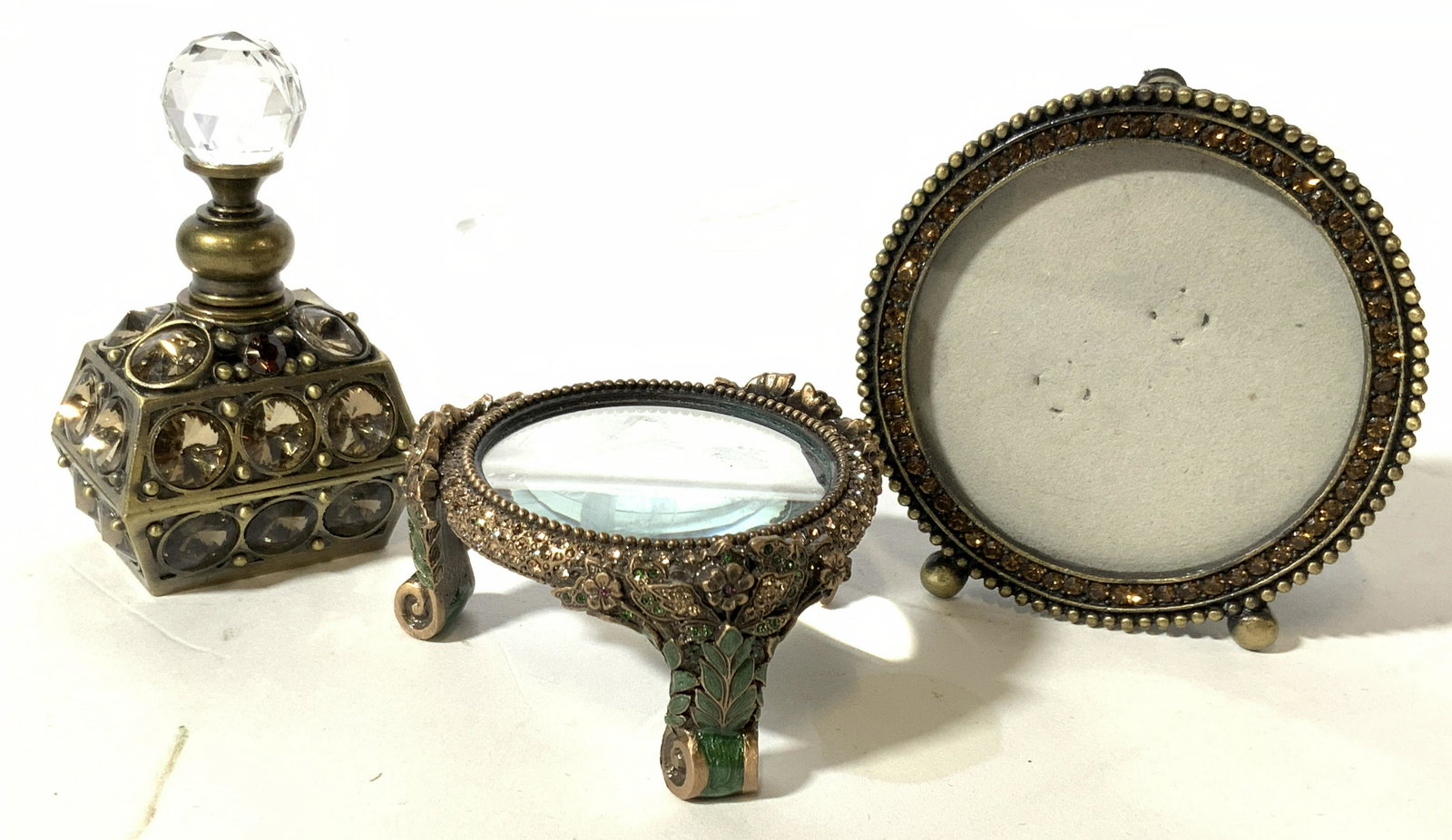 Group Lot 3 Bronze Toned Vanity Accessories (1 of 10)