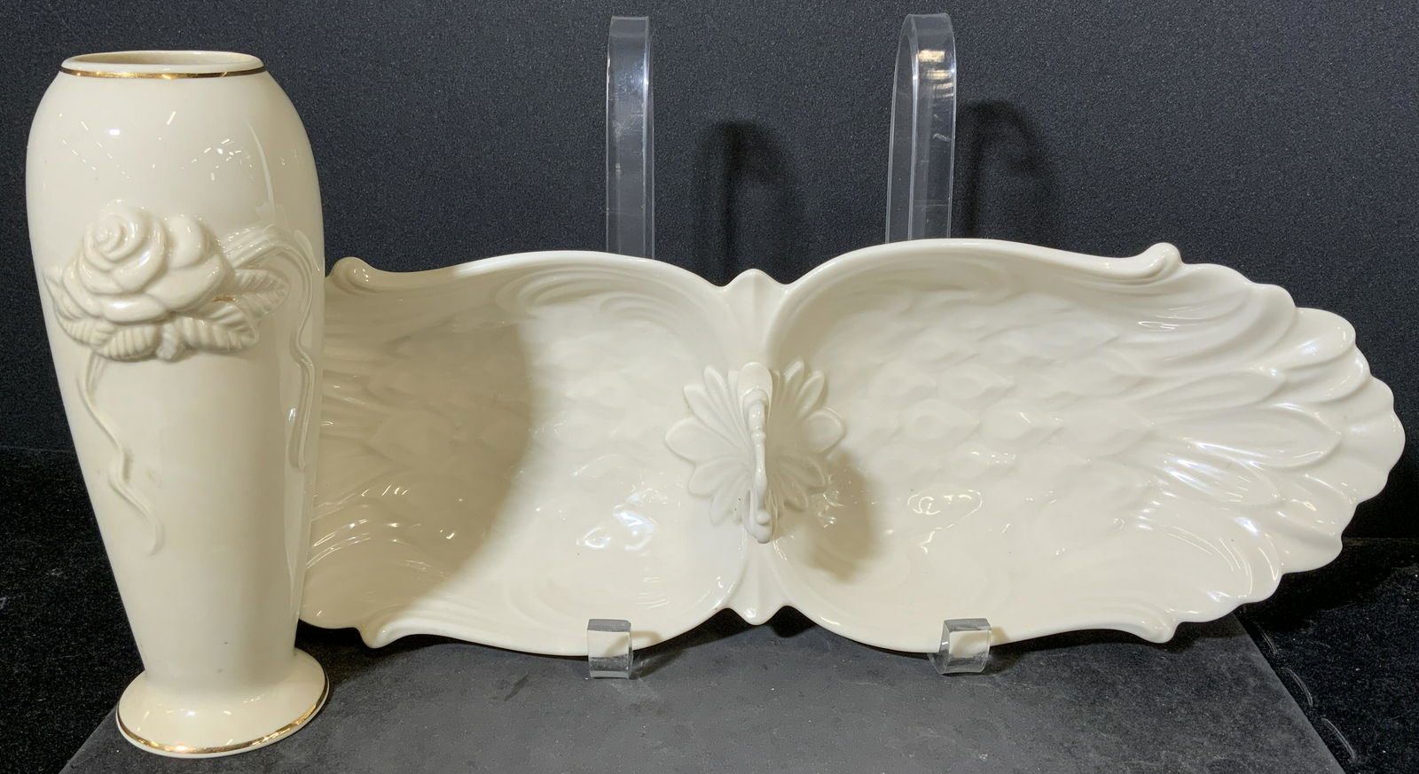 Lot 2 LENOX Ceramic Tabletop Accessories (1 of 7)