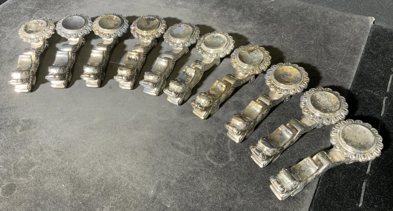 Group Lot 10 Metal Utensil Rests (1 of 5)