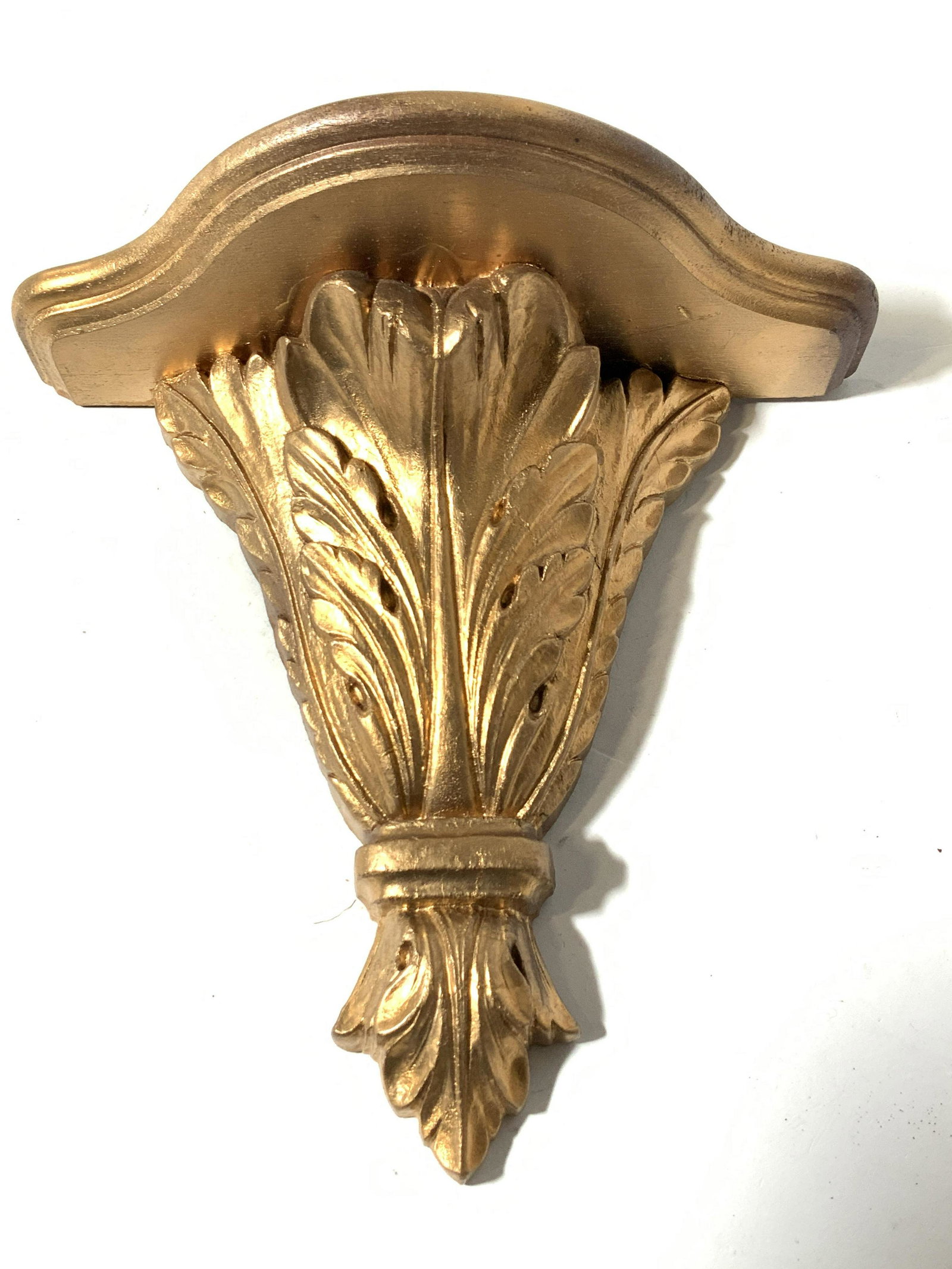Lot 2 Giltwood Display Shelf Sconces (1 of 7)
