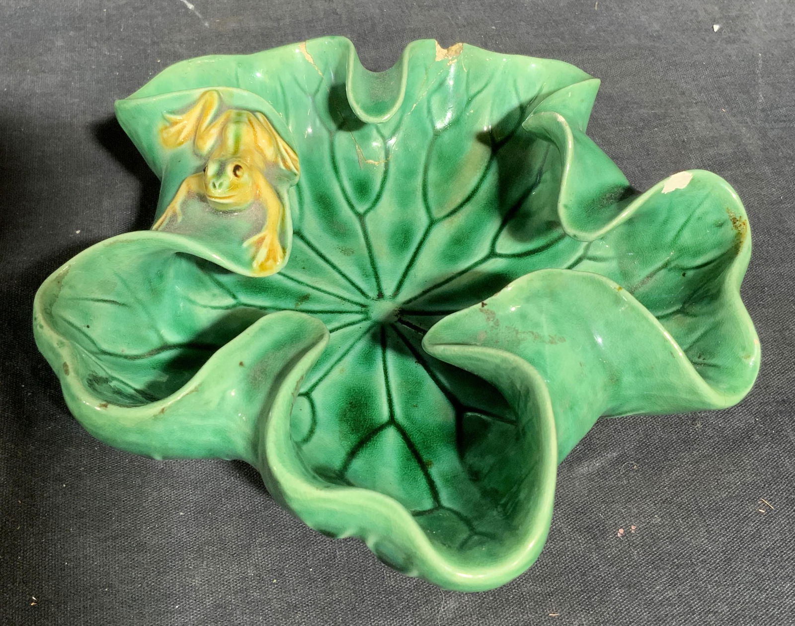 Lily Pad with Frog Ceramic Decorative Dish (1 of 4)