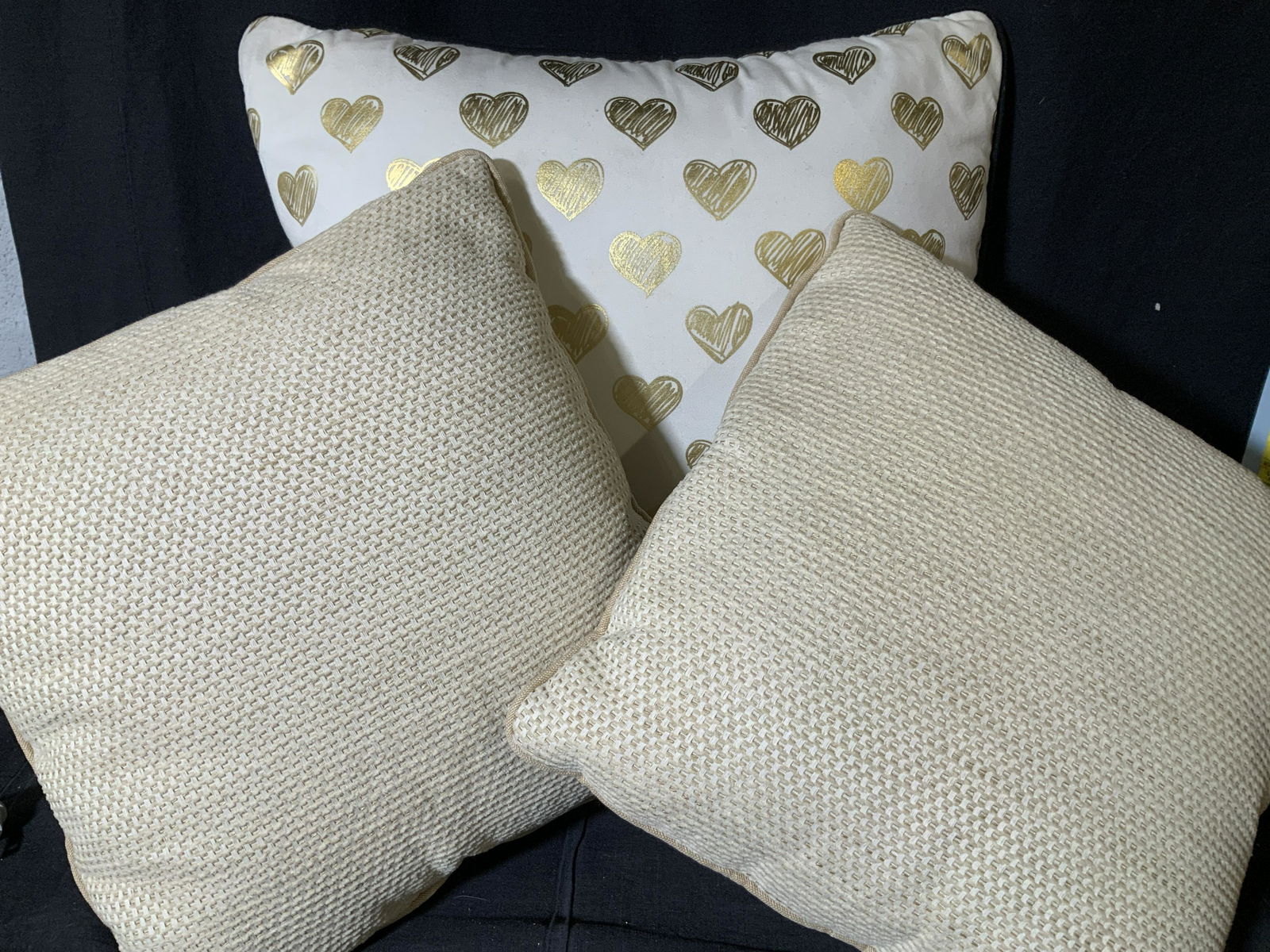 Lot 3 Toss Pillows, Feather inserts, Heart Cover (1 of 6)