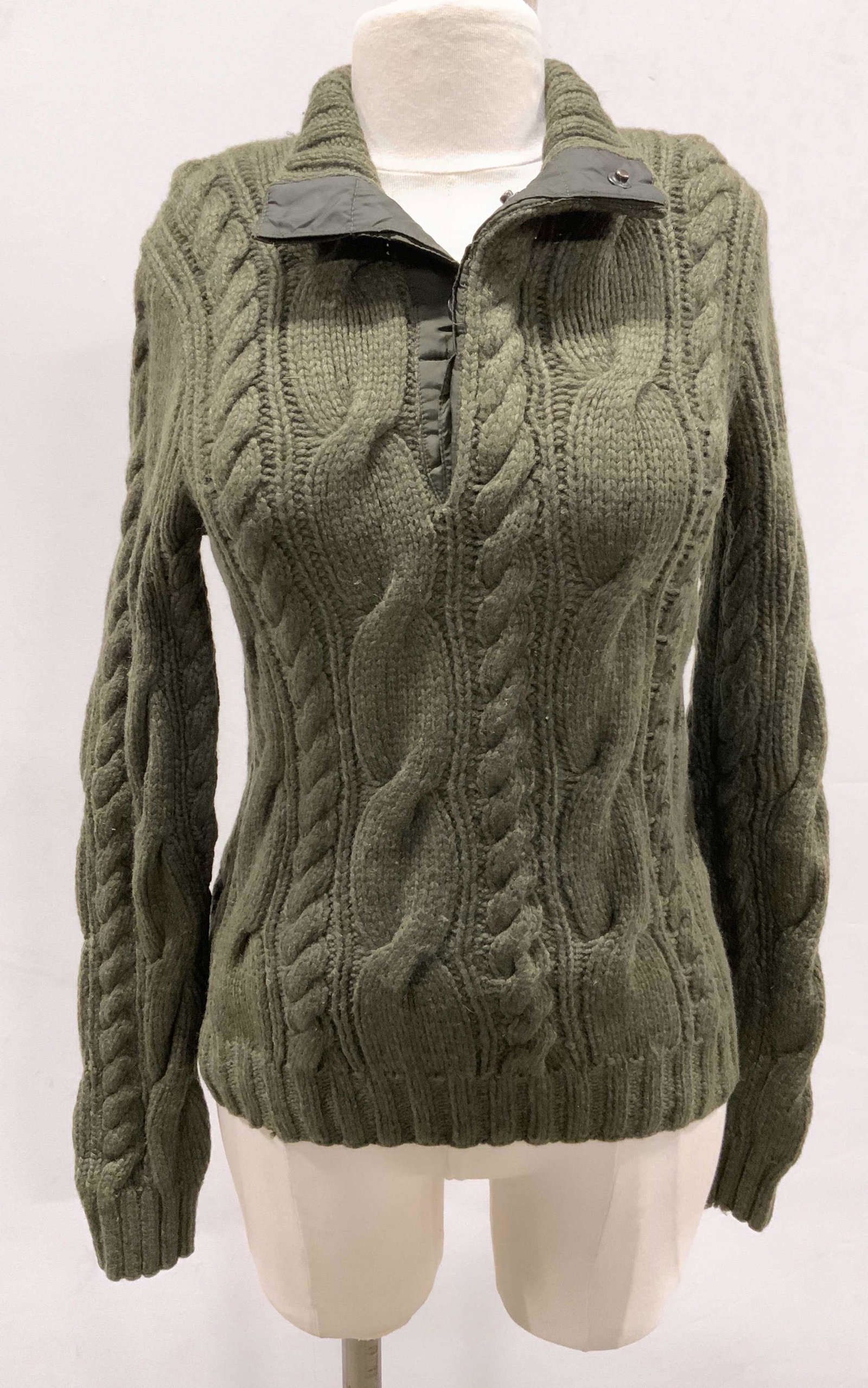 Knit RALPH LAUREN Womens Cashmere Sweater: Knit RALPH LAUREN Womens Cashmere SweaterKnit cashmere sweater. Label reads as RLX Ralph Lauren Womens, Made in China of Italian Yarn, 100% Cashmere. Sized medium. Olive tone wool. Wear is consistent 