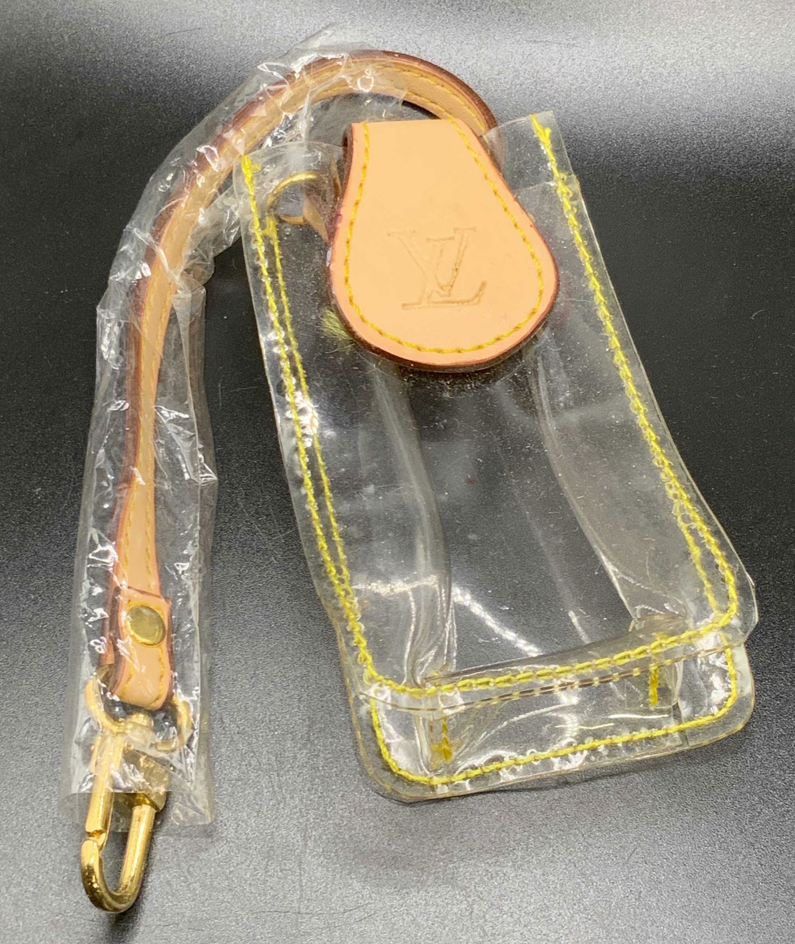 LOUIS VUITTON Vintage Phone Case (1 of 9)