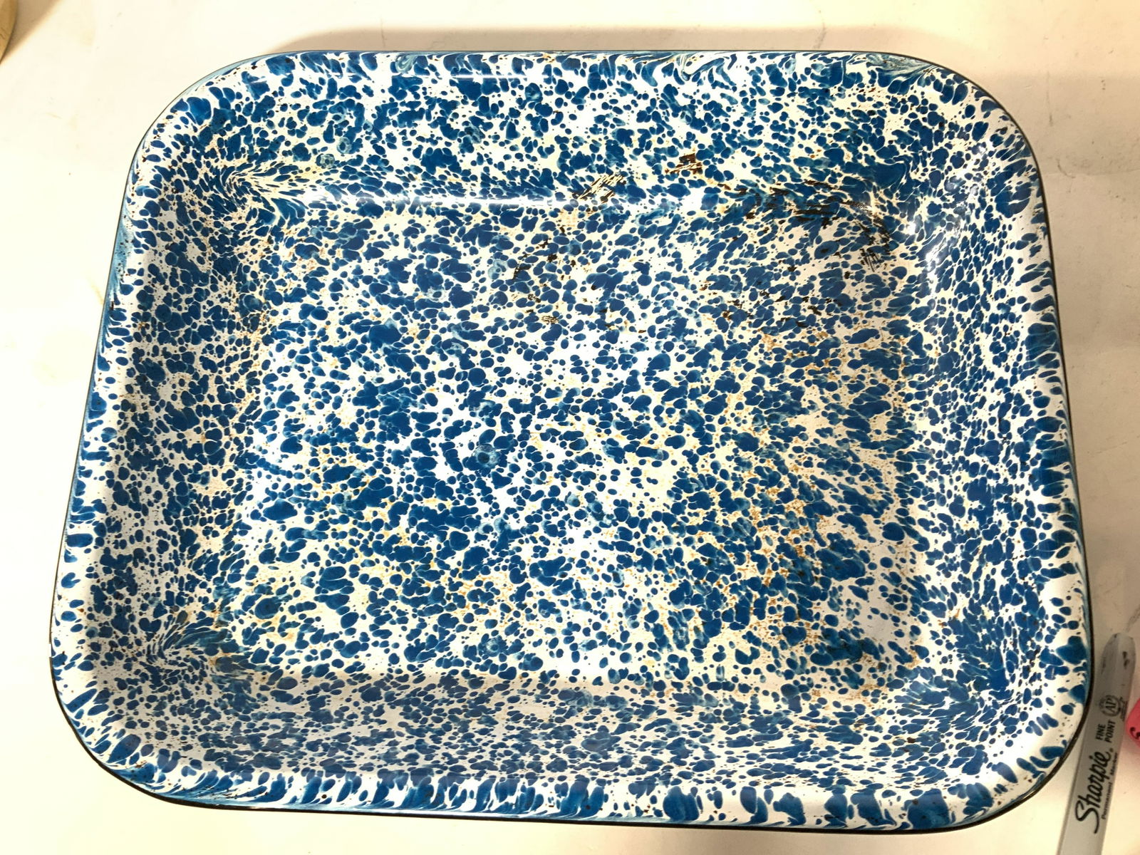 Collectible Mid Century Enamel Baking Pan (1 of 5)