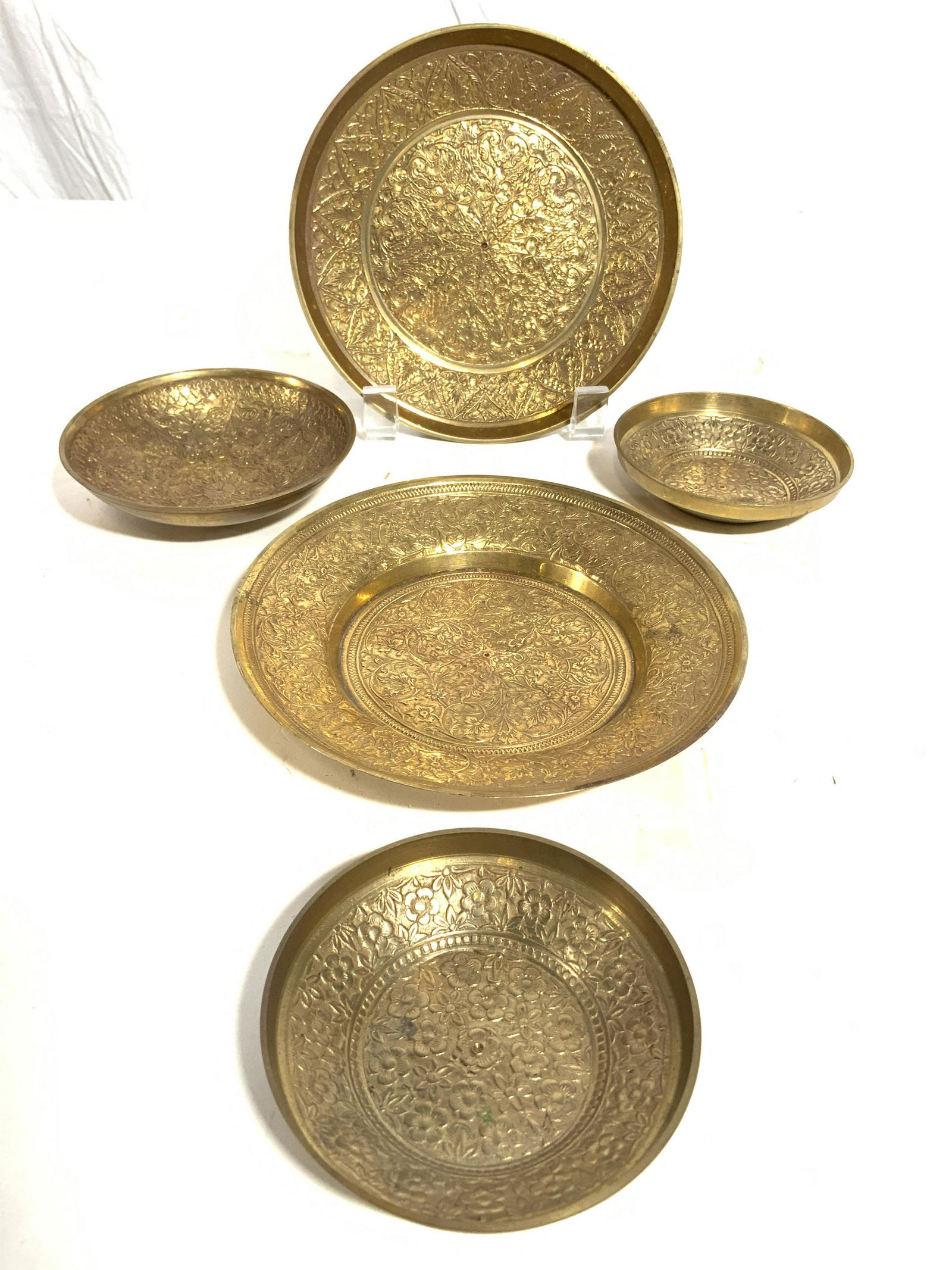 Lot 5 Vintage Gold Toned Brass Dishes (1 of 8)