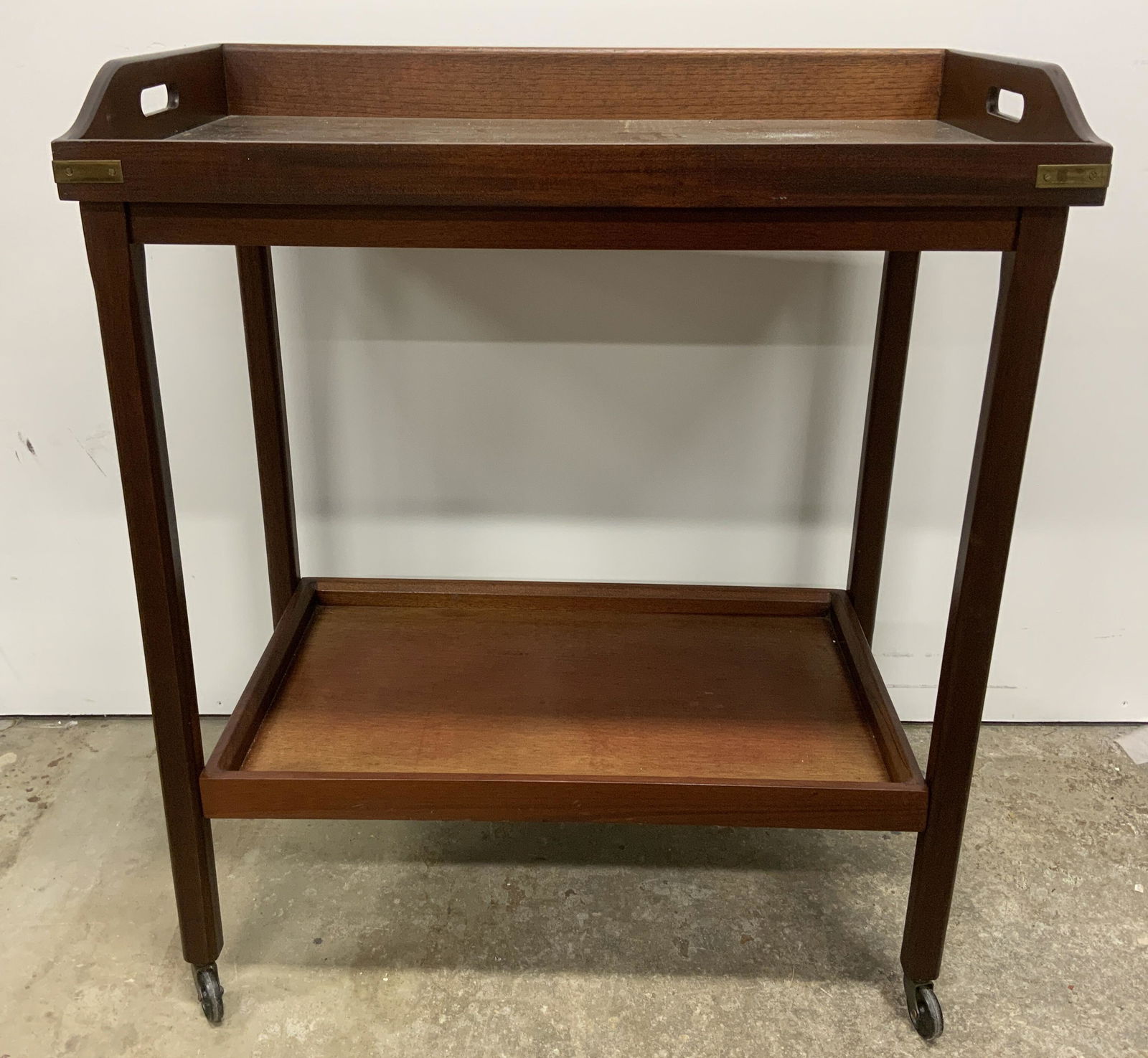 Wooden Serving Tray Table w Casters (1 of 7)