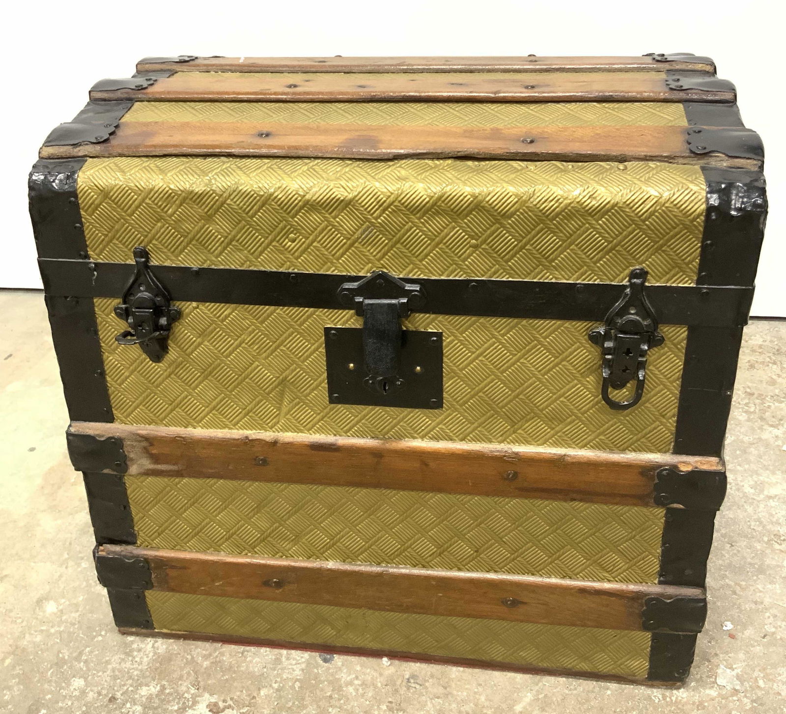 Vintage Metal & Wood Steamer Trunk / Chest (1 of 10)