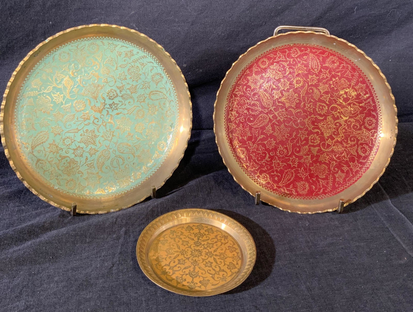 Metal Paisley Pattern Dresser Trays Set of 3 (1 of 5)