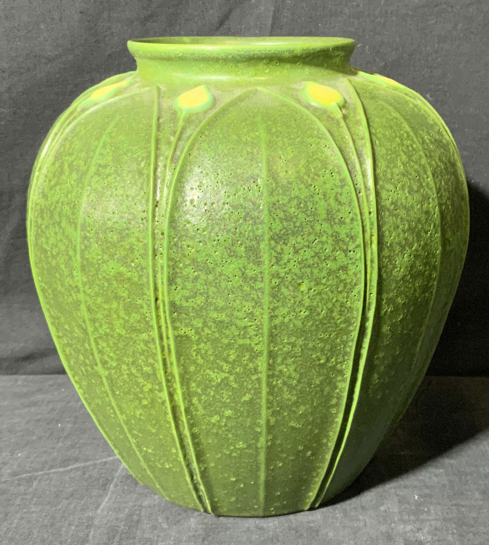 THE ARTS & CLAY COMPANY Green Ceramic Vase (1 of 5)