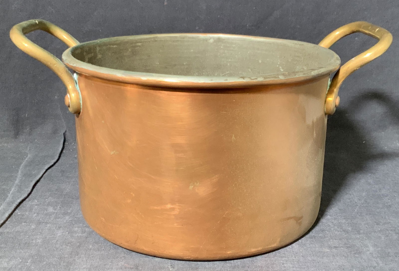 Vintage Copper Serving Pot w Handles (1 of 10)
